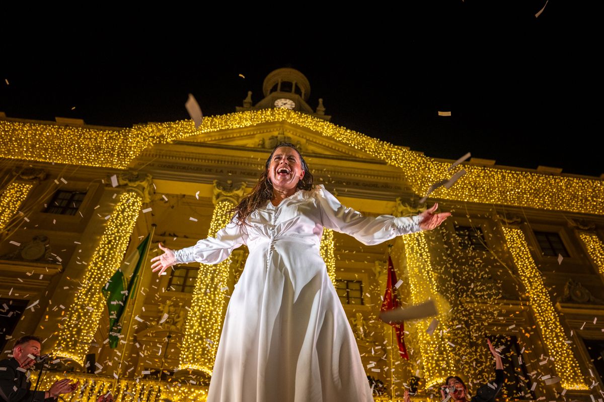 María Moreno, durante su actuación en la gala de encendido del alumbrado de Navidad en Cádiz.