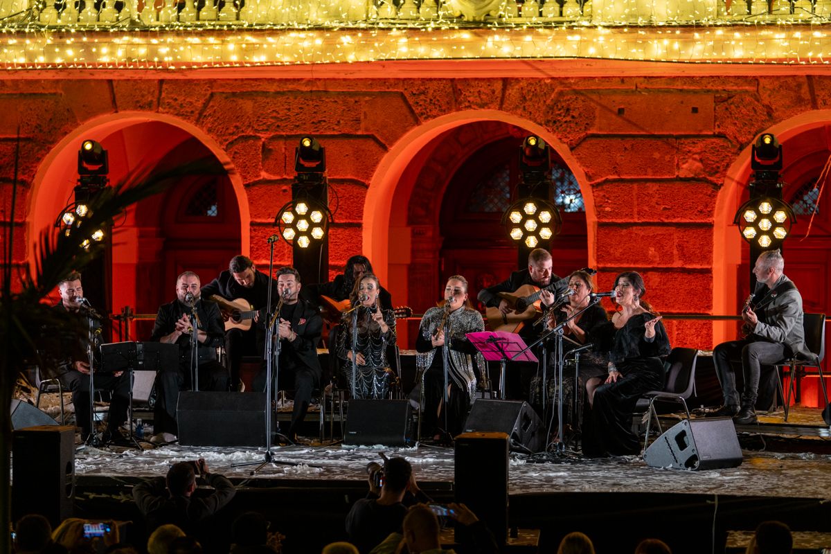 Grupo Puro Cádiz sobre el escenario.