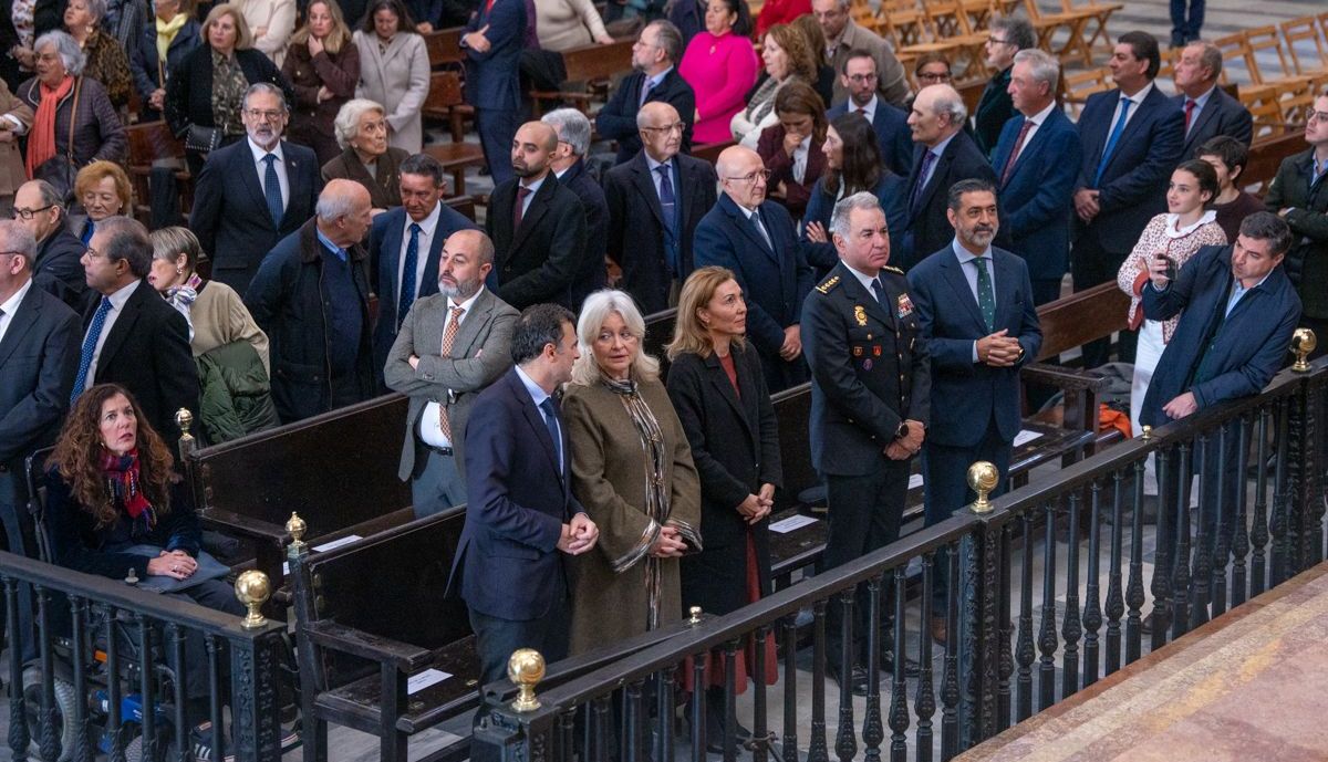 Representantes políticos y otros colectivos han asistido a la eucaristía.