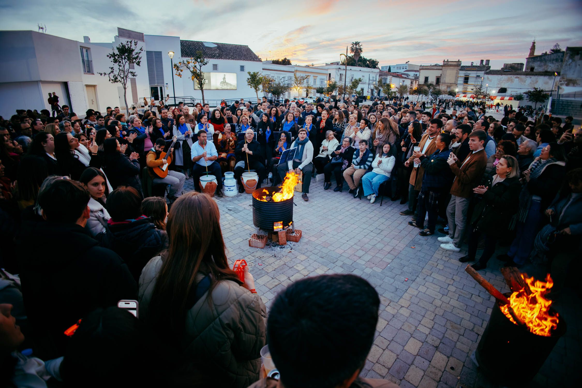 Una Zambomba en laZambomba en la plaza Belén