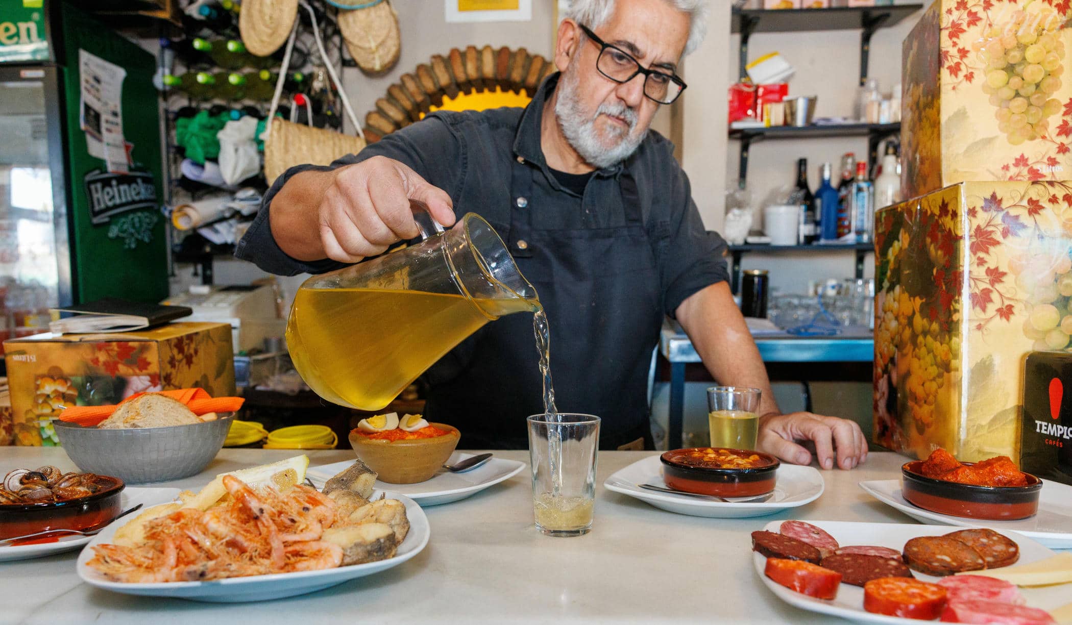 Antonio Valle, en su venta El Cotito en Mesas de Asta.
