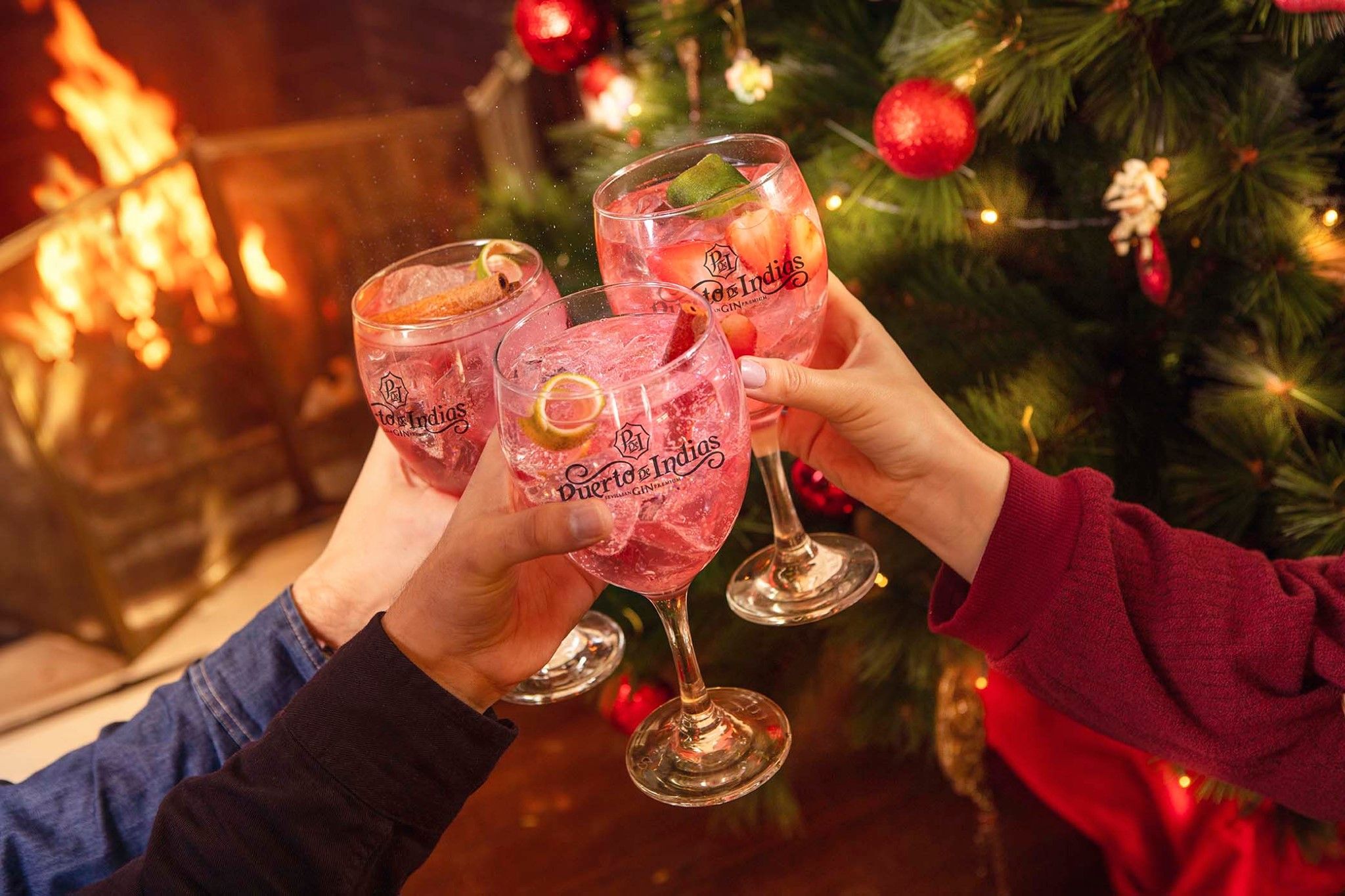 Un brindis con Puerto de Indias. Un brindis con Puerto de Indias.