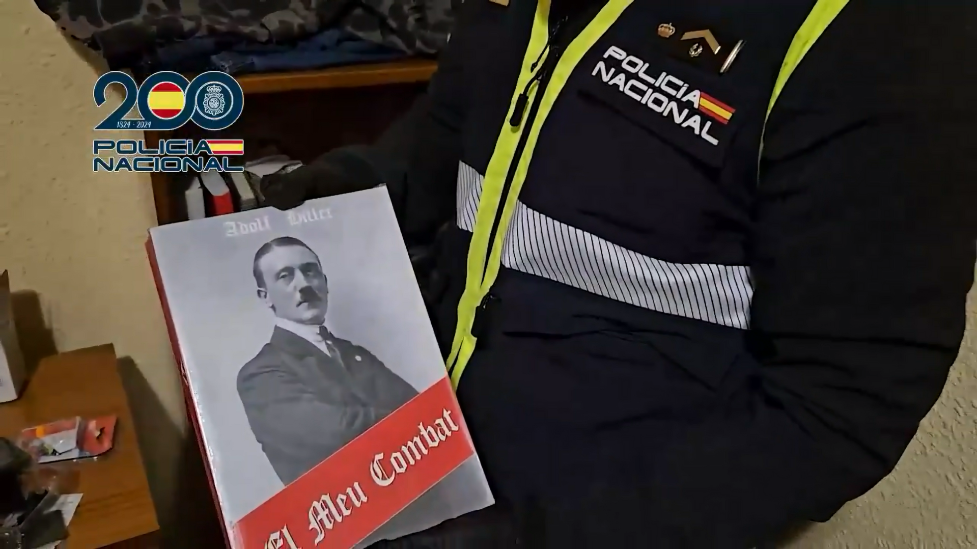 Uno de los libros de Hitler que guardaban.