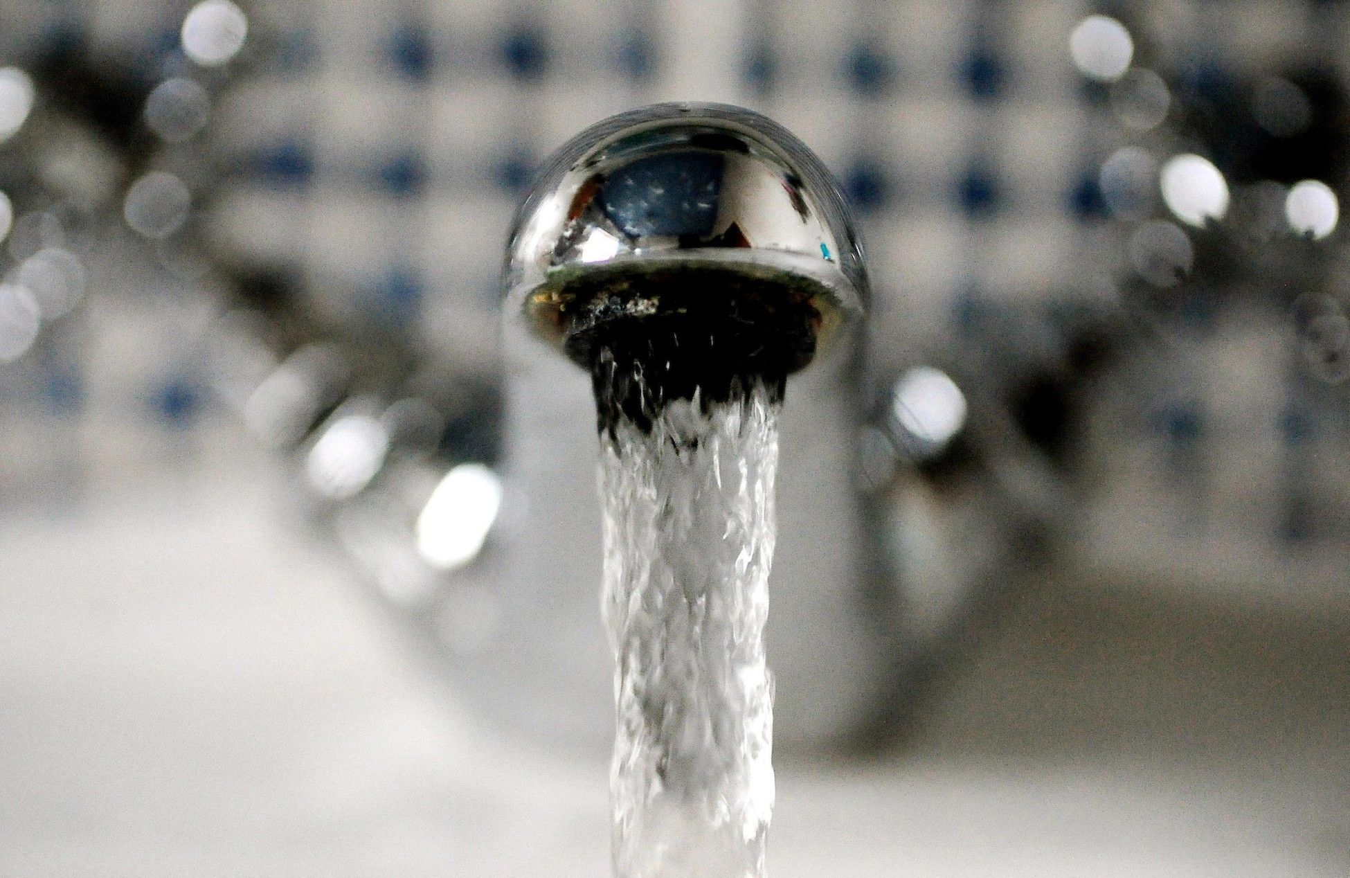 El agua de dos localidades andaluzas no puede ser consumida.