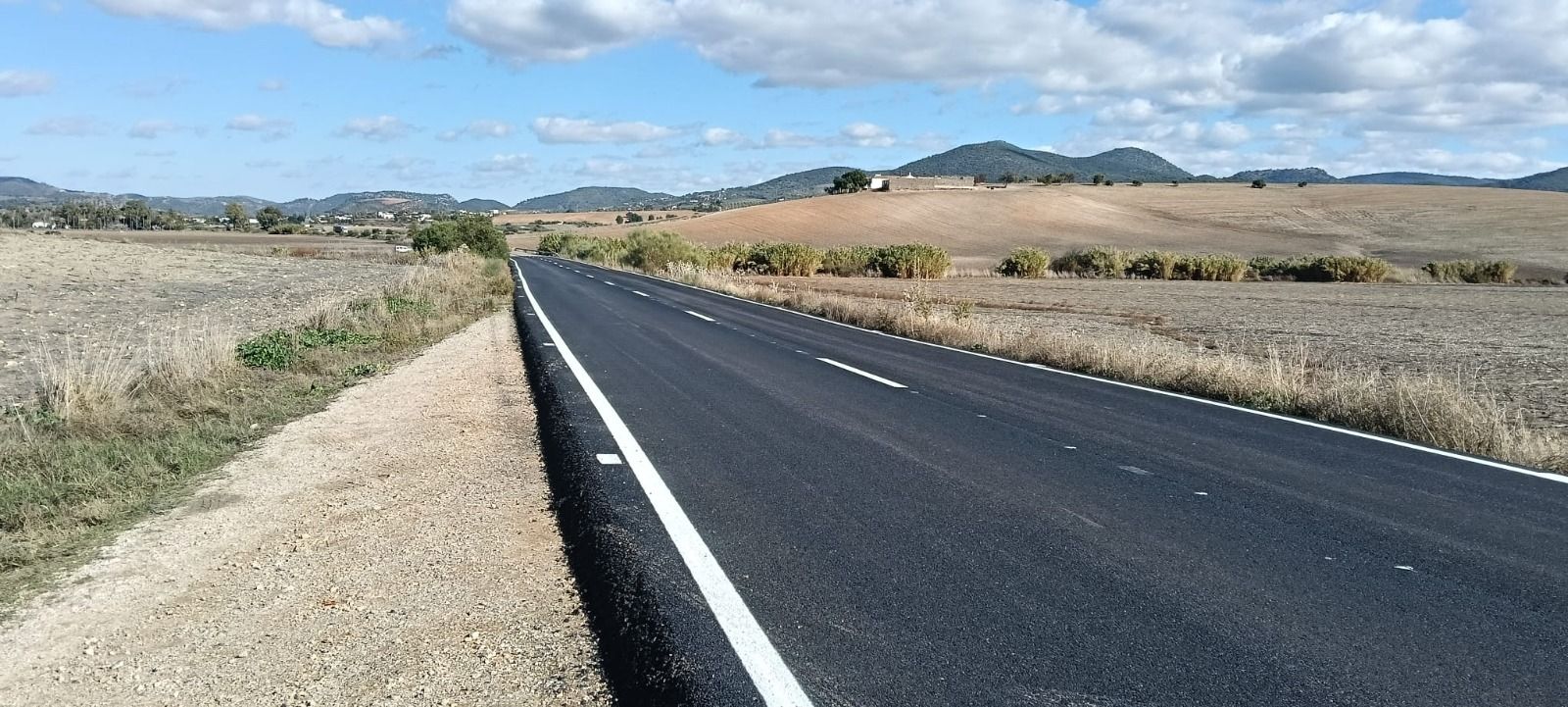 Aspecto del tramos de la carretera en Puerto Serrano después de las obras. 