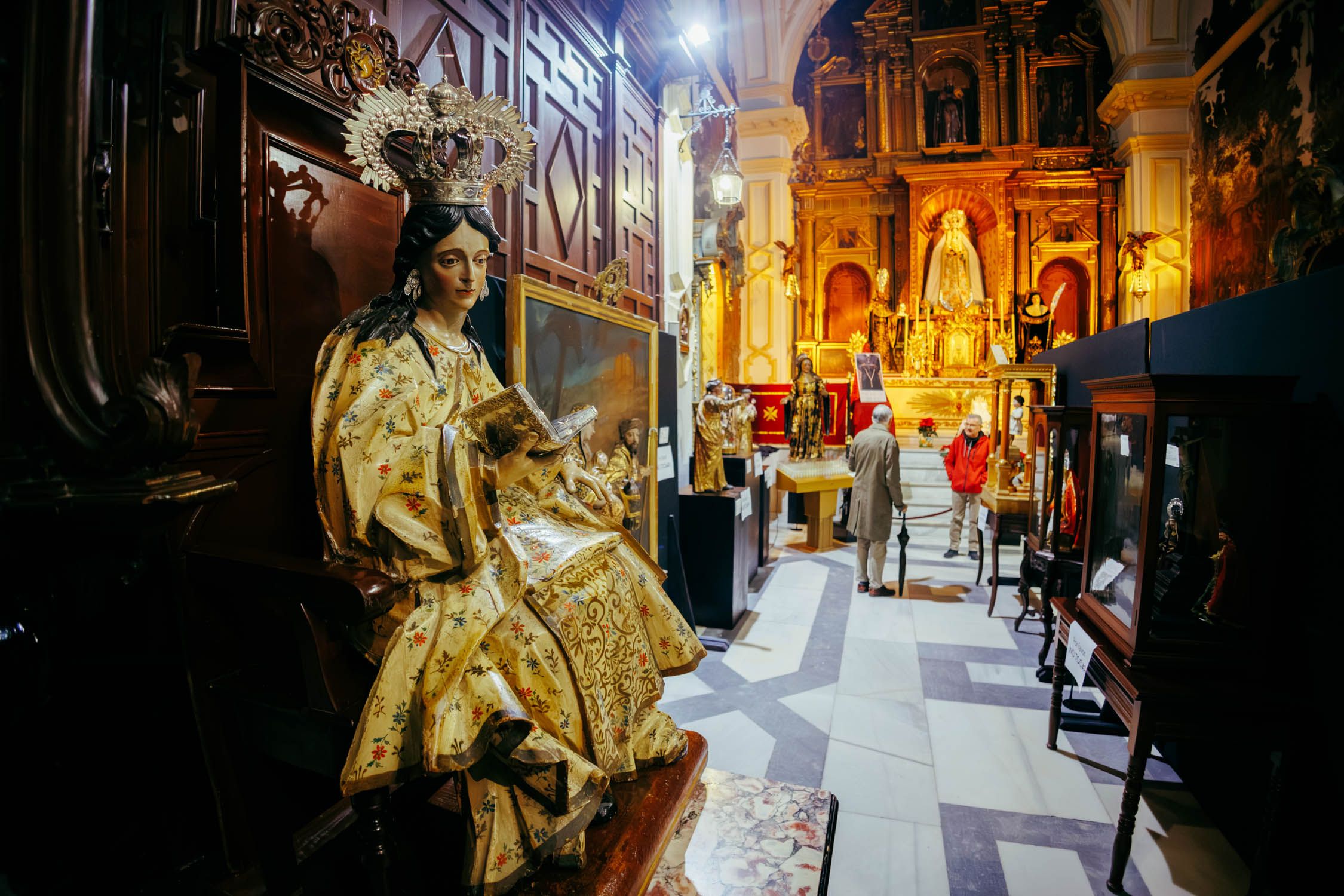 Vista de la exposición de las Agustinas instalada en la iglesia conventual.