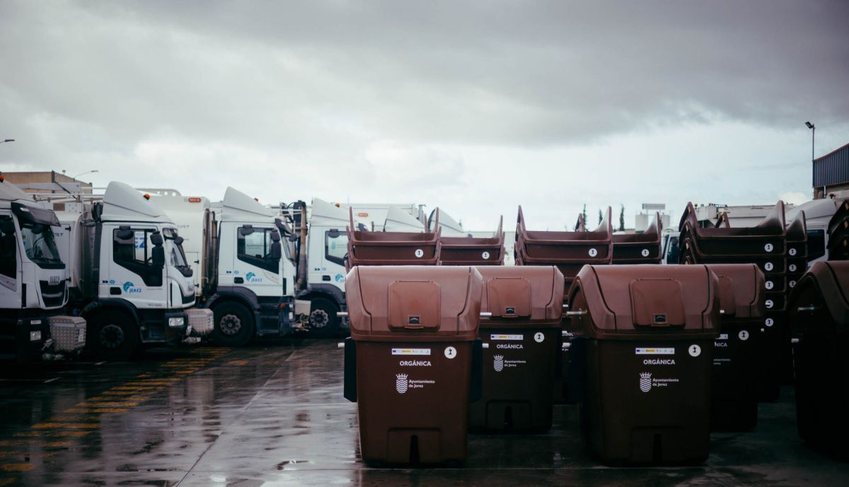 QUINTO CONTENEDOR CONTENEDOR MARRON BASURA ORGANICA UTE JEREZ 01