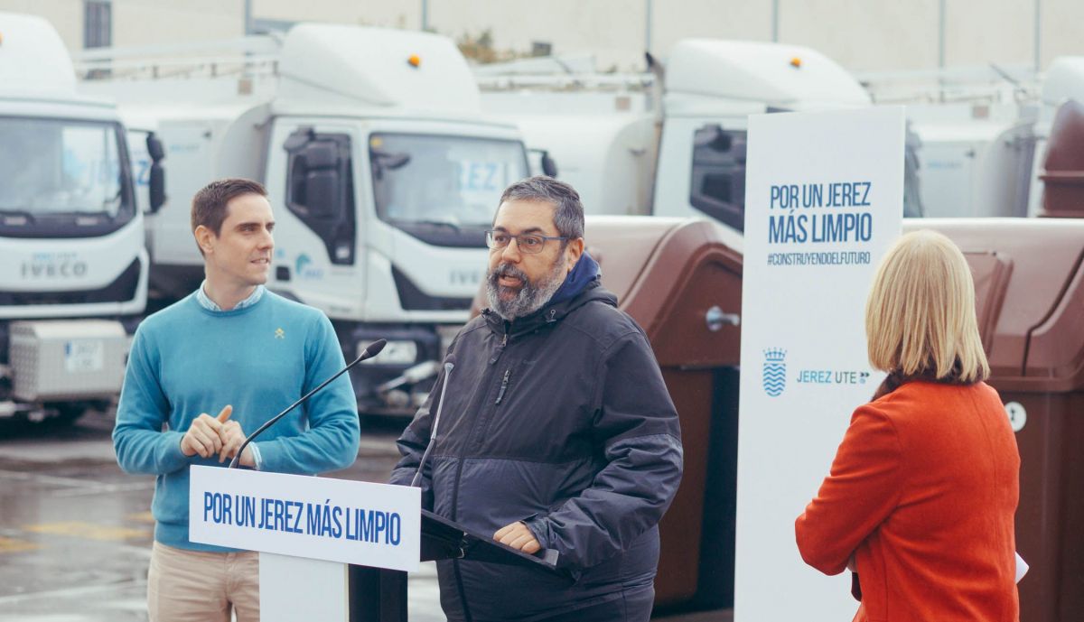 QUINTO CONTENEDOR CONTENEDOR MARRON BASURA ORGANICA UTE JEREZ 07