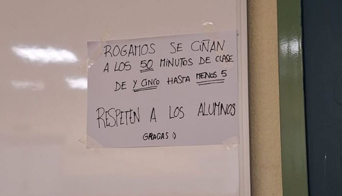 Cartel realizado por los alumnos de Medicina en Sevilla.