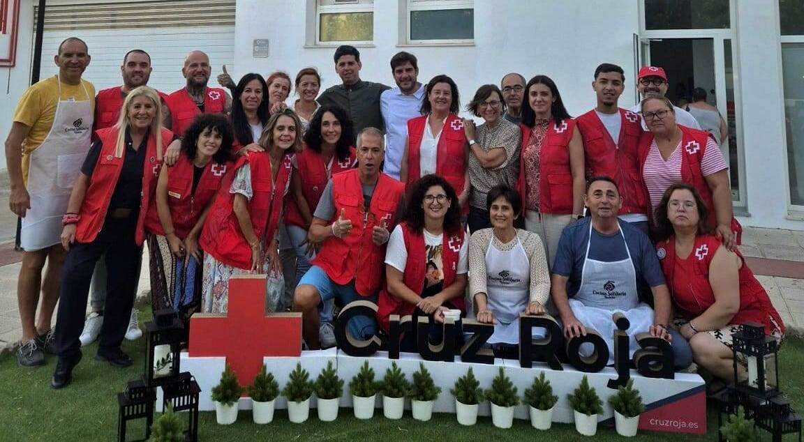 Cruz Roja y Hacedores Cádiz celebran el 17 de diciembre el almuerzo de Navidad para personas sin hogar en Jerez.