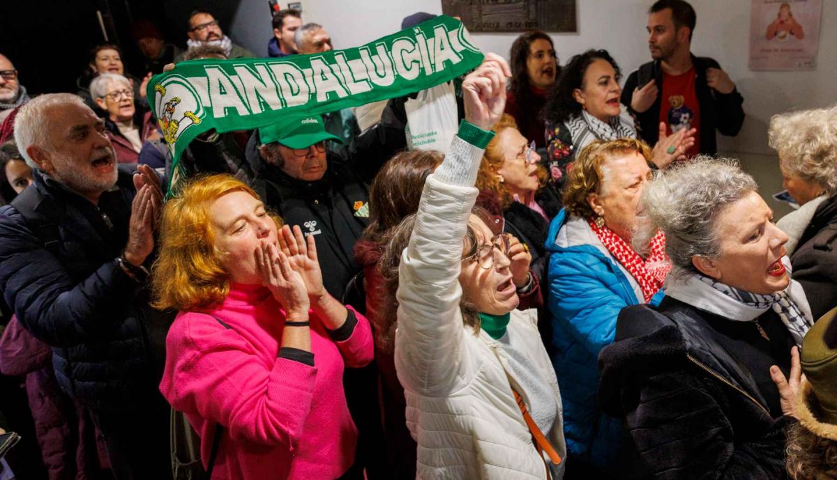 Momentos de tensión se han vivido en la presentación del libro de Soto Ivars.   FOTO: EFE/ Julio Muñoz