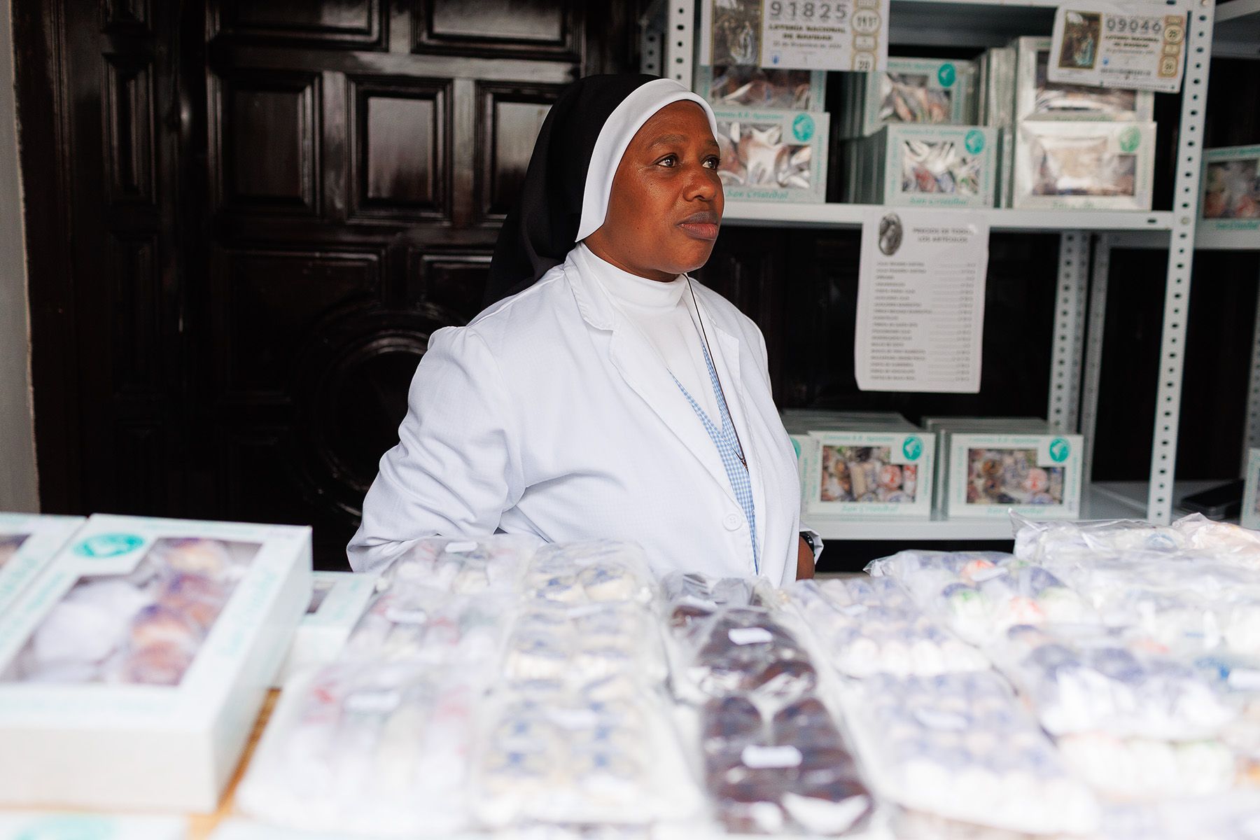 Puesto de dulces de las monjas de San Cristóbal y Santa Rita de Medina.