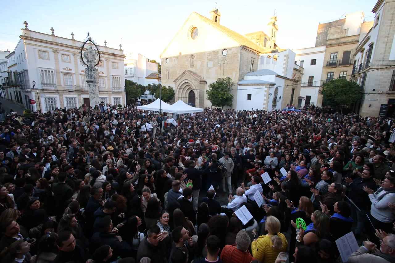 Espectacular imagen de la plaza de la Asunción de Jerez. Espectacular imagen de la plaza de la Asunción de Jerez.