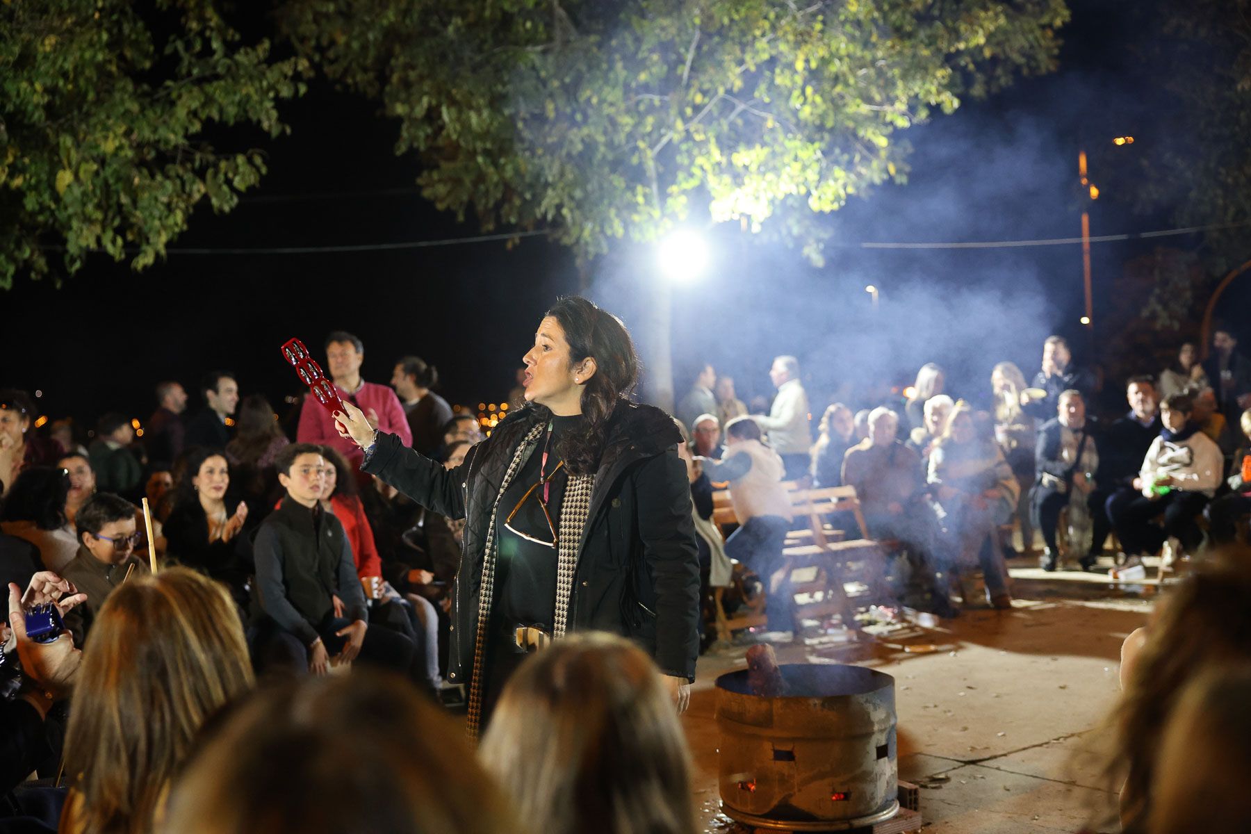 No cabe ni un alfiler en el centro de Jerez con las Zambombas 