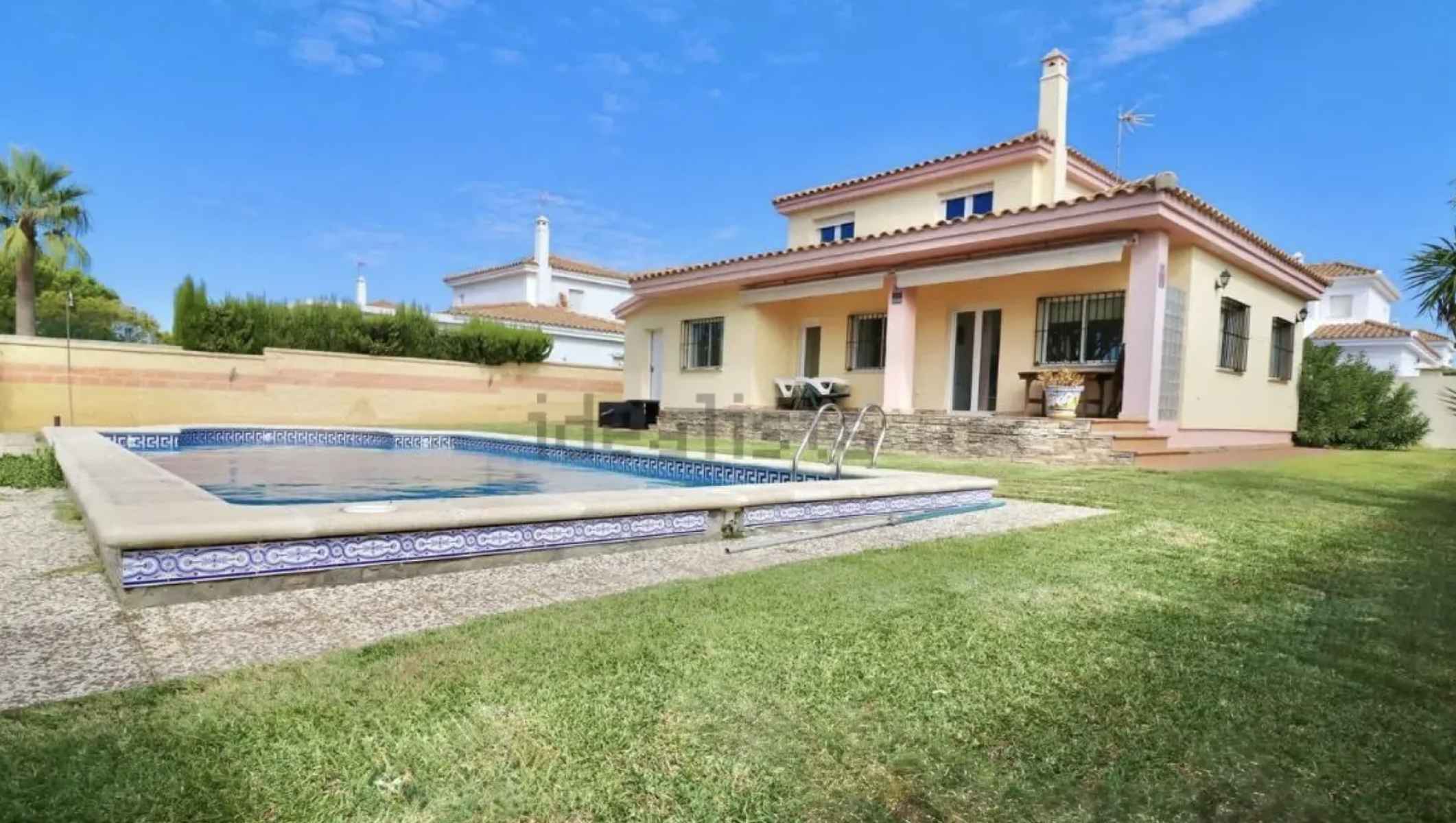 Una imagen del portal Idealista del chalé de Lucas González. Una imagen del portal Idealista del chalé de Lucas González.