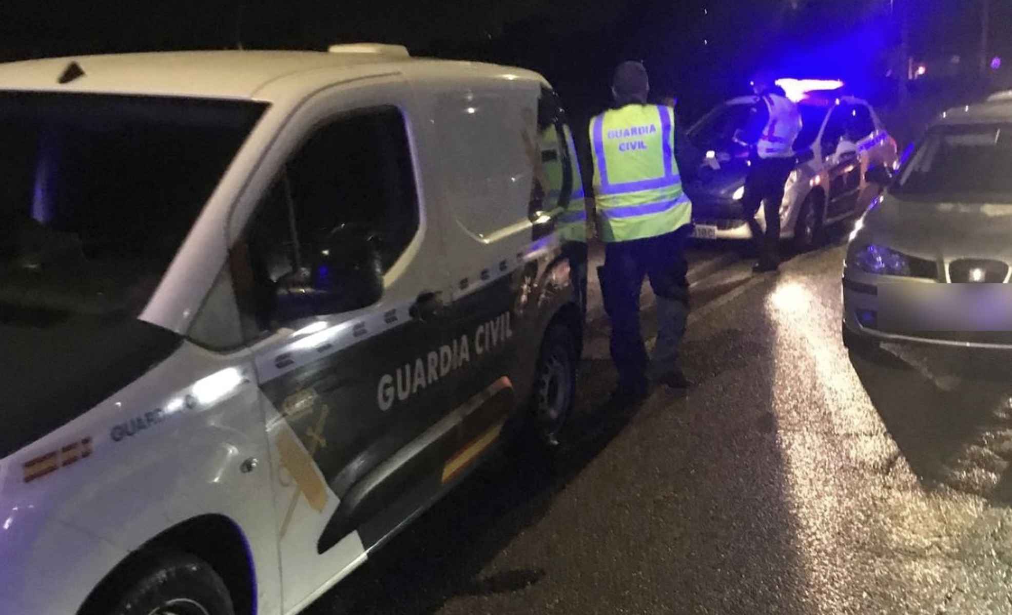 Imagen de archivo de una intervención de la Guardia Civil. Imagen de archivo de una intervención de la Guardia Civil.