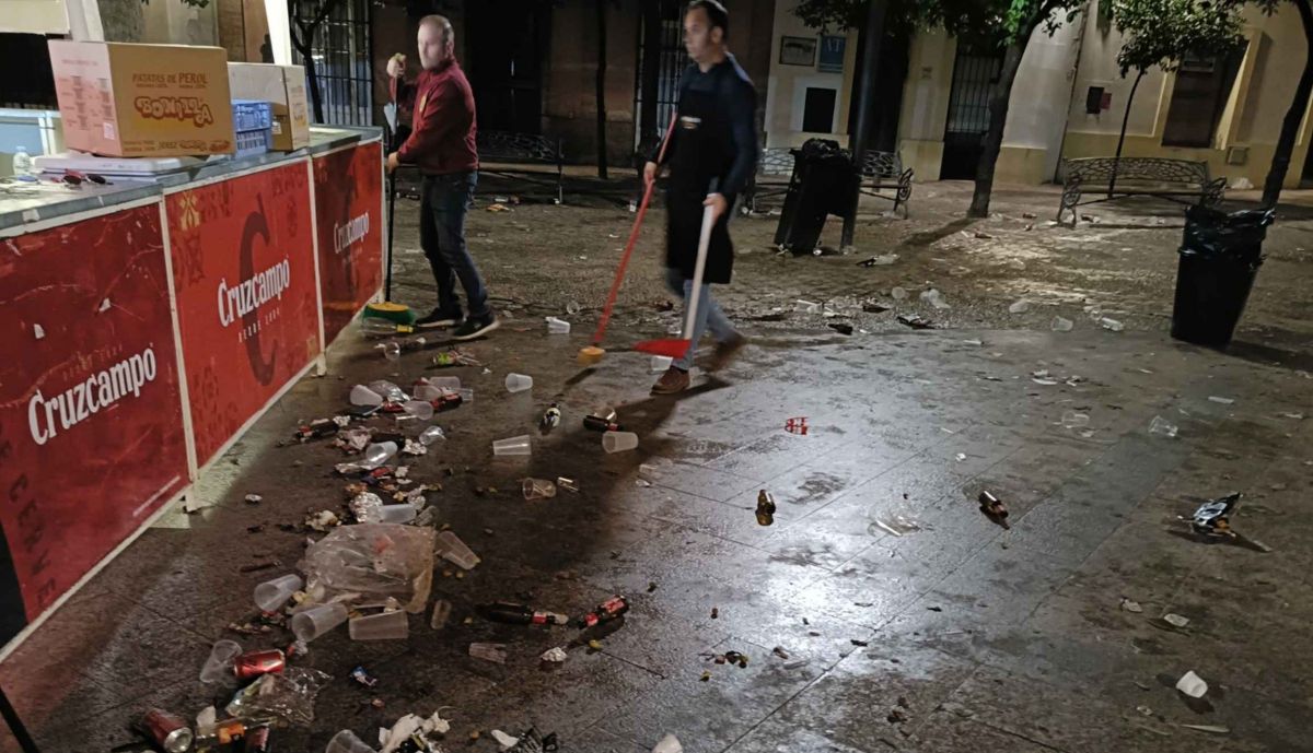 Trabajo de limpieza de los hermanos voluntarios de Bondad y Misericordia.