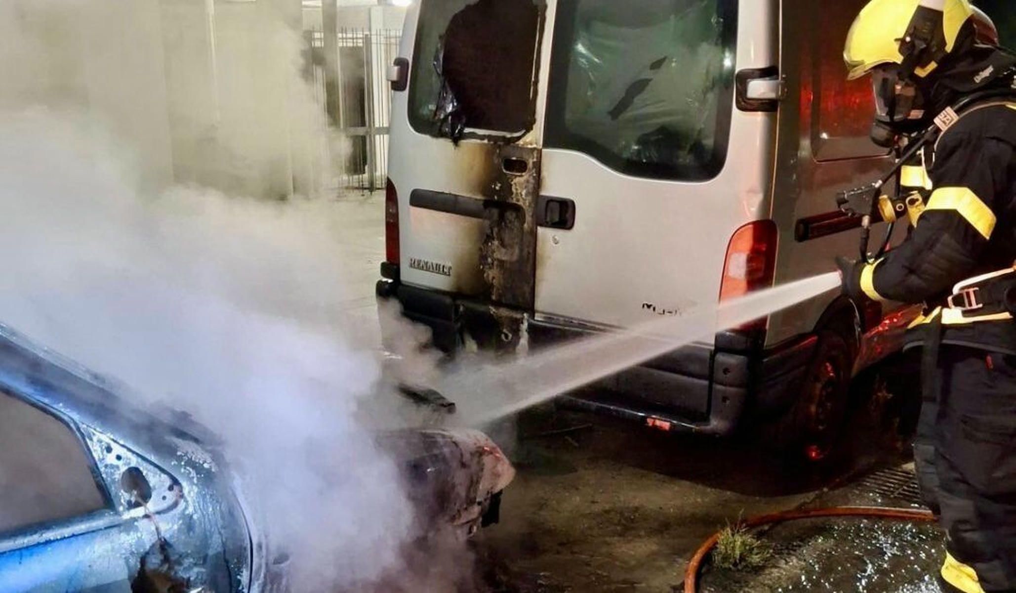 Una de las actuaciones de bomberos en Jerez.