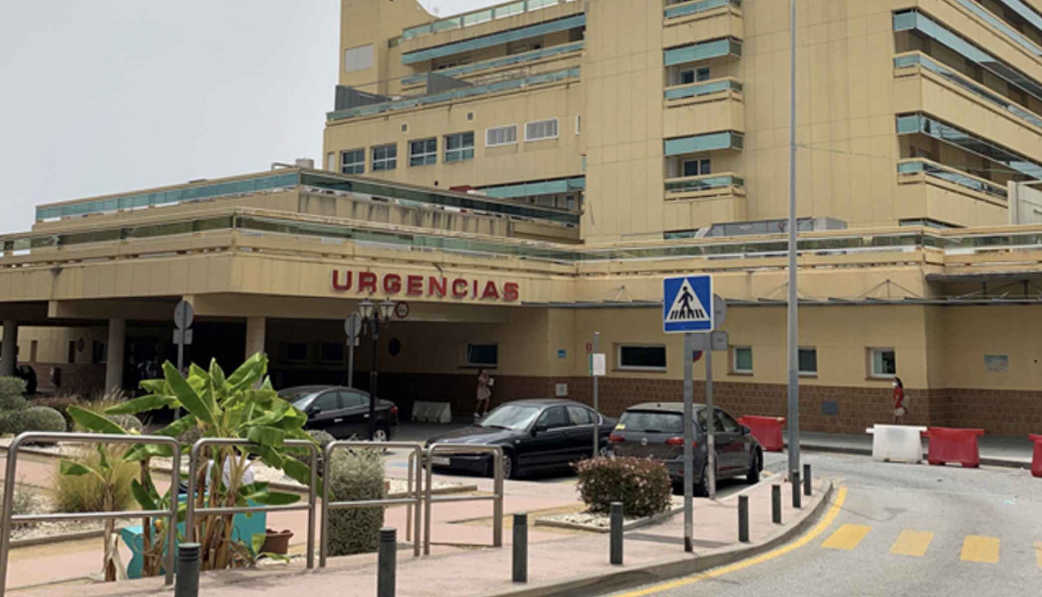 Urgencias del Hospital Costa del Sol, donde fueron trasladados el menor y las dos mujeres.
