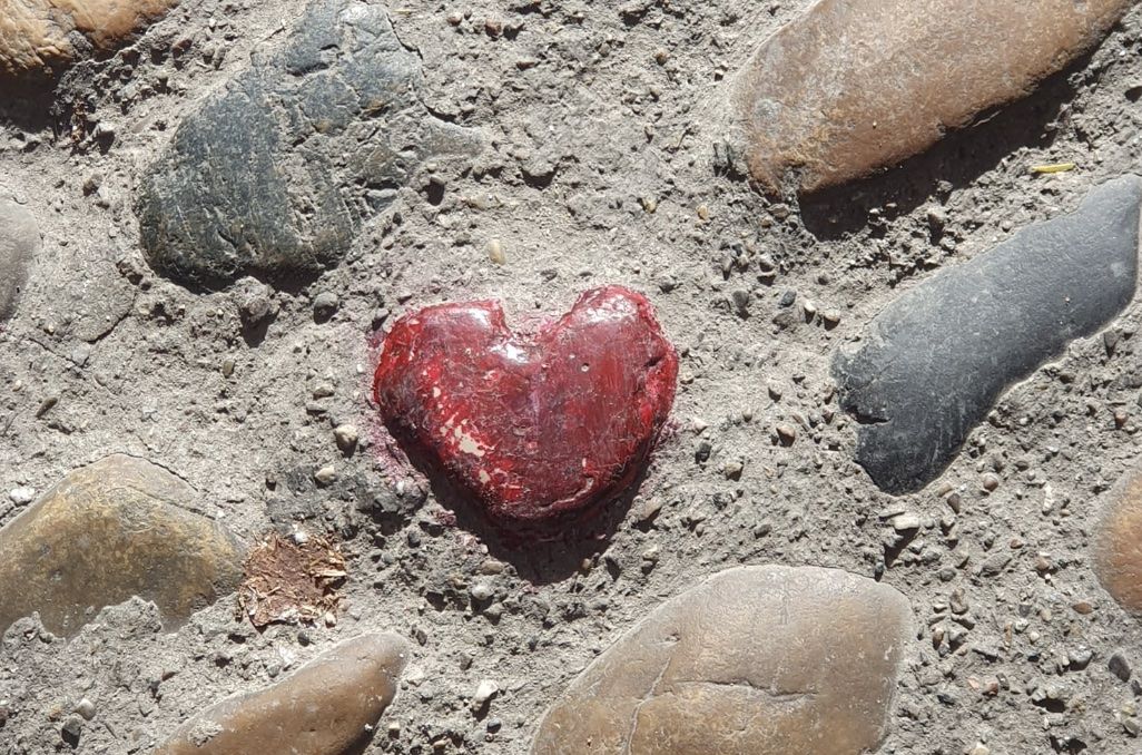 La piedra en forma de corazón de Córdoba que esconde una bonita leyenda. La piedra en forma de corazón de Córdoba que esconde una bonita leyenda.