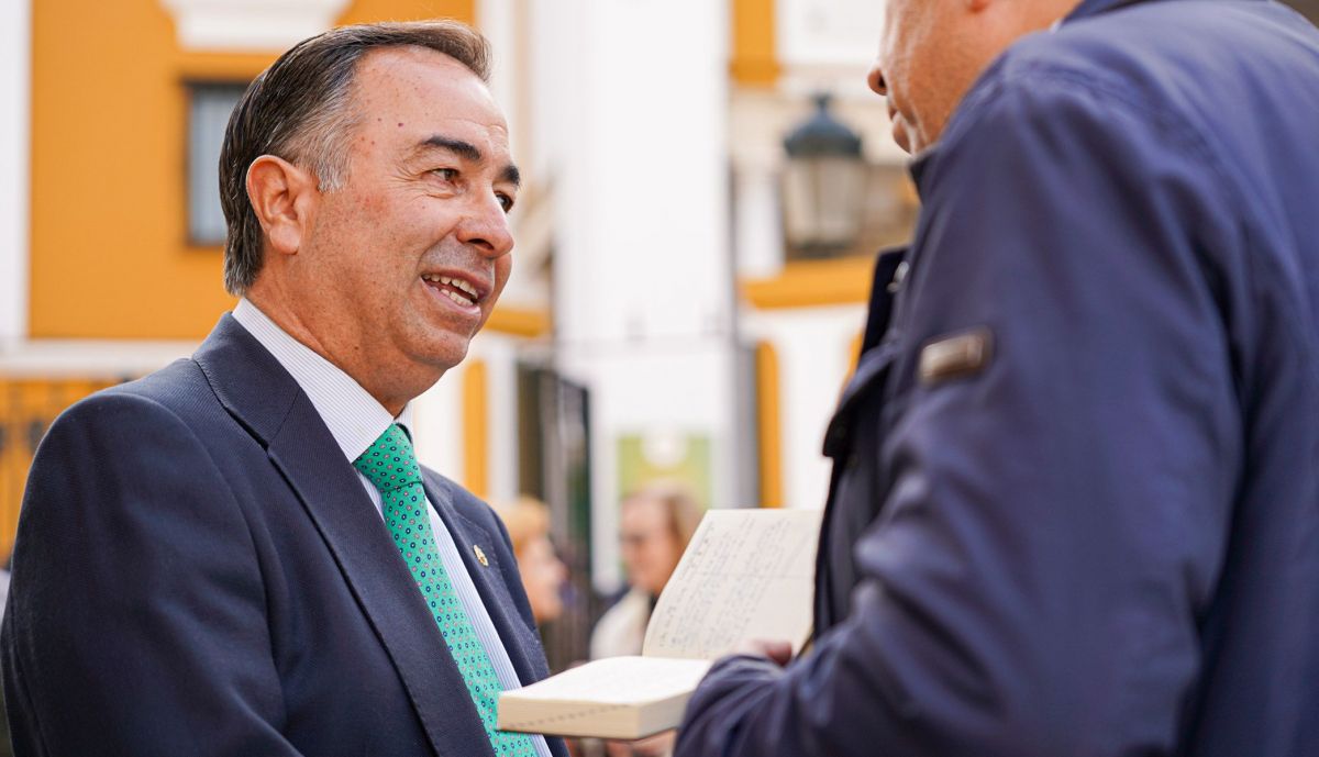 Fernando Fernández Cabezuelo hermano mayor hermandad Macarena