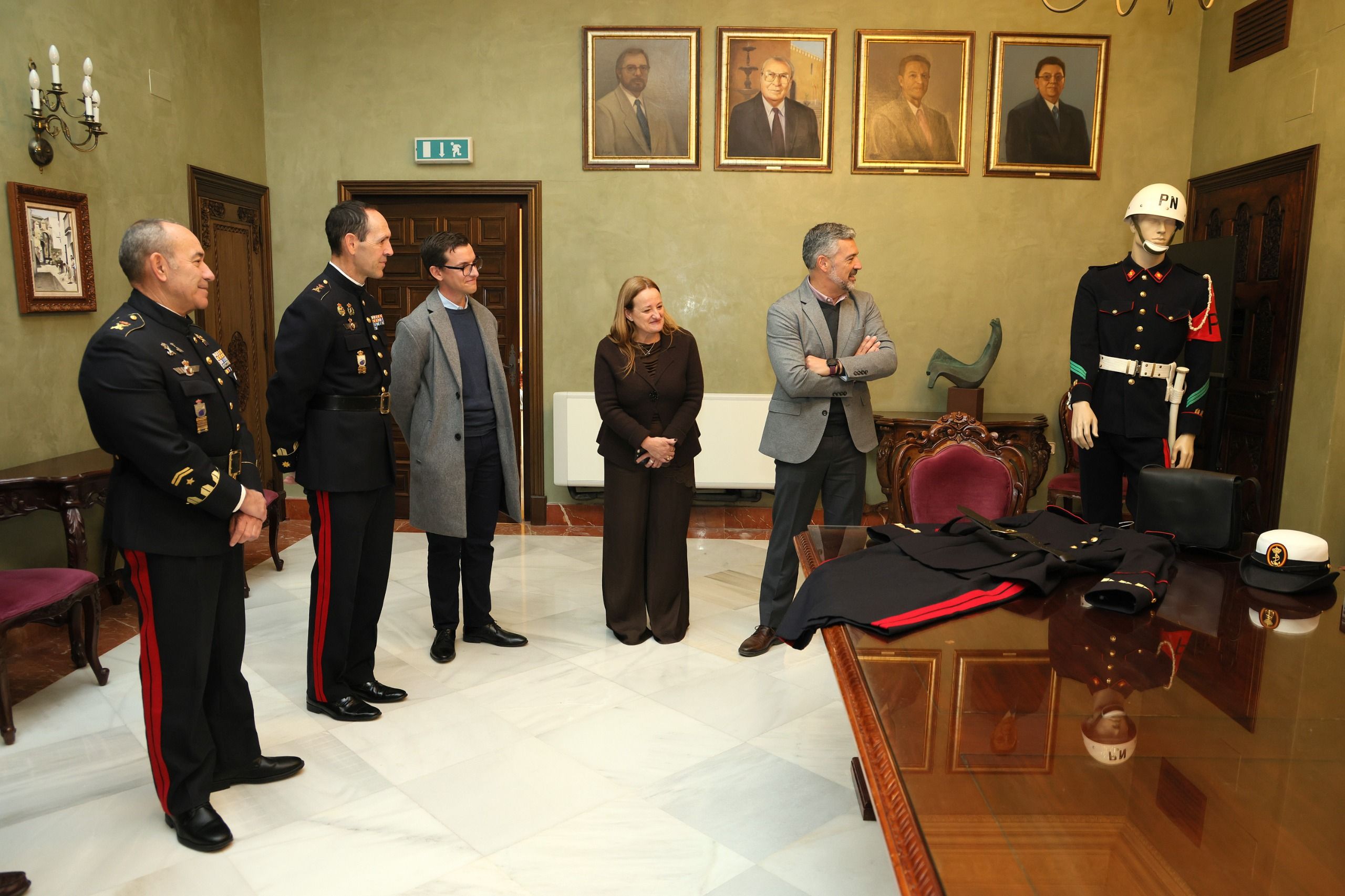 Donación de uniformes al Ayuntamiento de Rota. Donación de uniformes al Ayuntamiento de Rota.