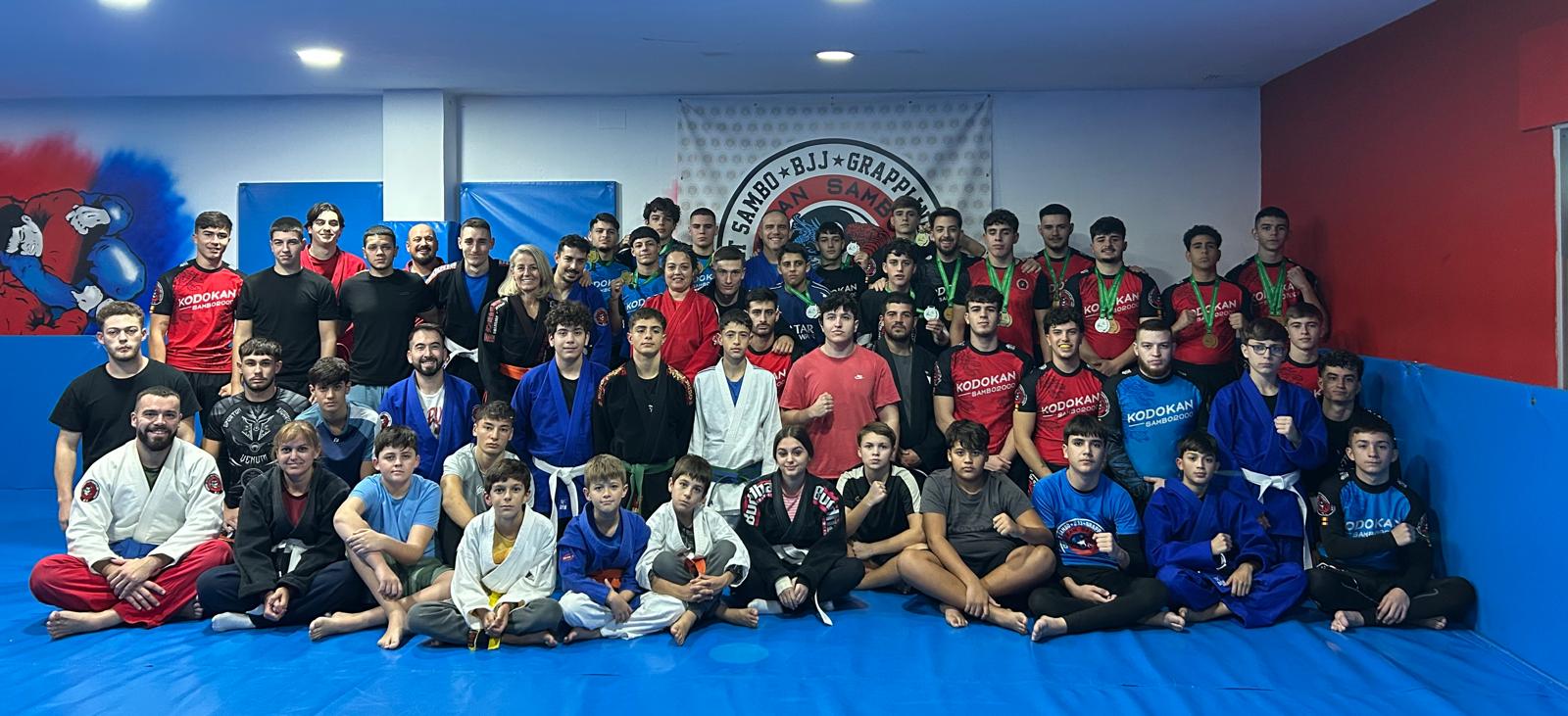 Componentes del Club Deportivo Kodokan Sambo 2000. Componentes del Club Deportivo Kodokan Sambo 2000.