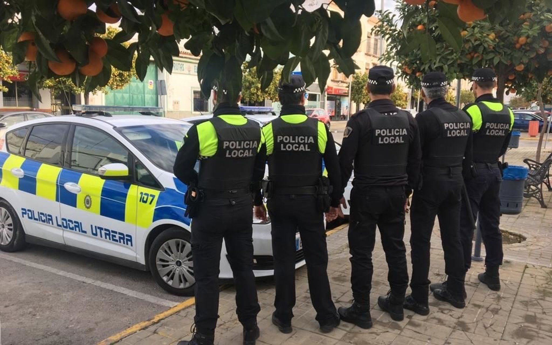 Imagen de varios policías de Utrera.