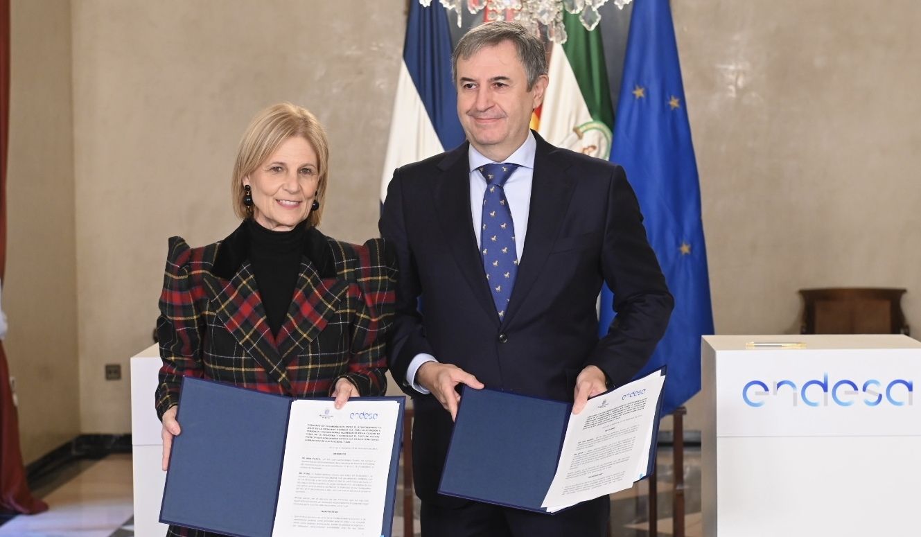 La firma del convenio del Ayuntamiento de Jerez con Endesa. La firma del convenio del Ayuntamiento de Jerez con Endesa.
