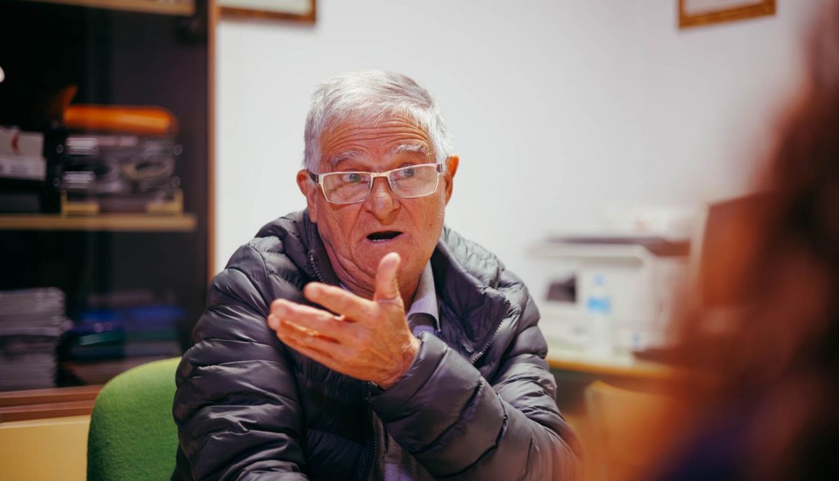 Un momento de la entrevista en el centro de mayores Santa Ana.