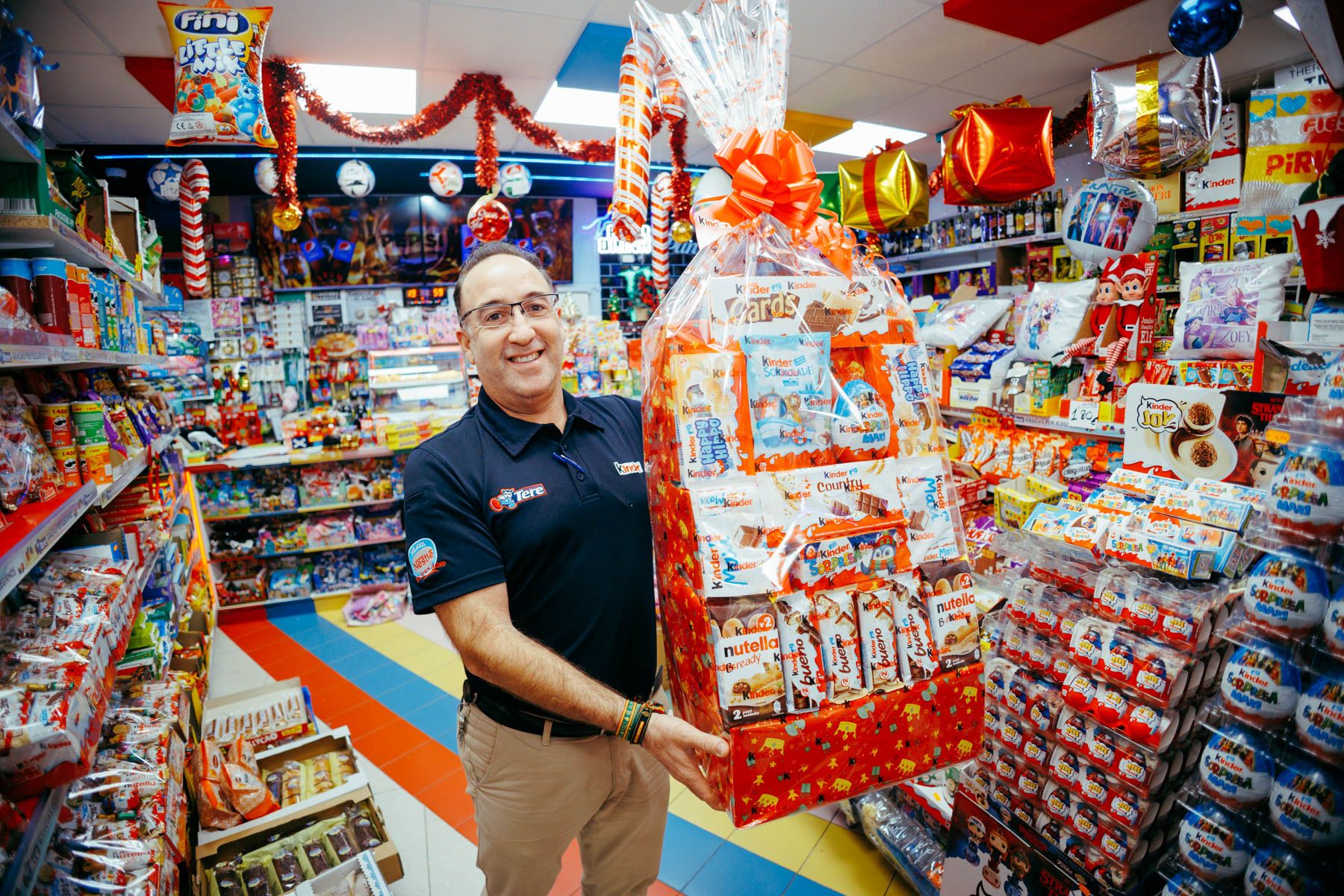 Antonio Guerrero, artífice de la tienda Frutos Secos Tere, que cumple casi dos décadas de vida en Chiclana. Antonio Guerrero, artífice de la tienda Frutos Secos Tere, que cumple casi dos décadas de vida en Chiclana.