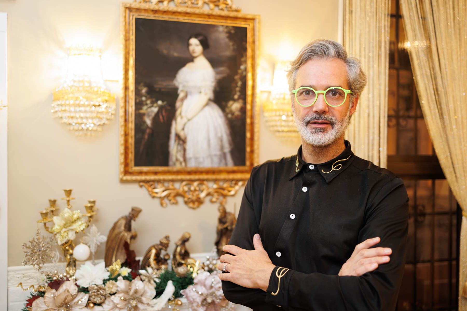 Manuel Amores, posando en el interior del establecimiento. Manuel Amores, posando en el interior del establecimiento.