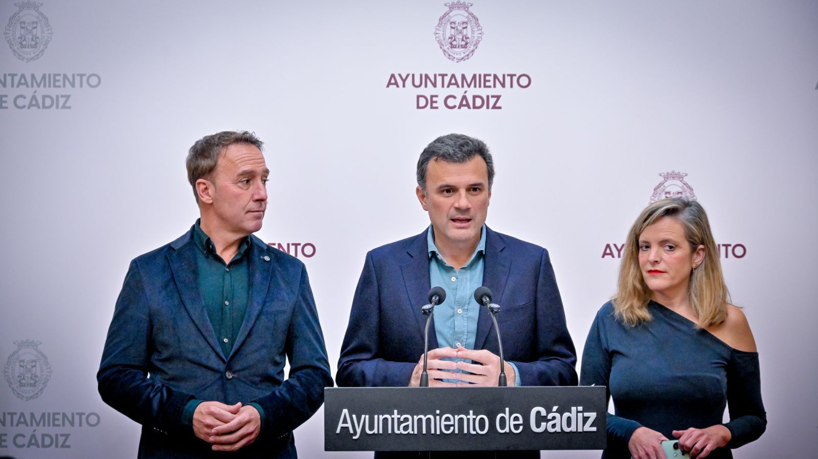 José Manuel Cossi, Bruno García y Maite González durante la presentación del proyecto presupuestario este miércoles. José Manuel Cossi, Bruno García y Maite González durante la presentación del proyecto presupuestario este miércoles.