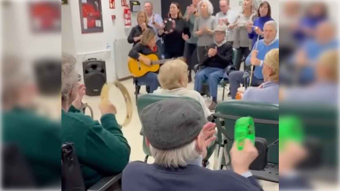 Así han disfrutado de la Zambomba del San Juan Grande.