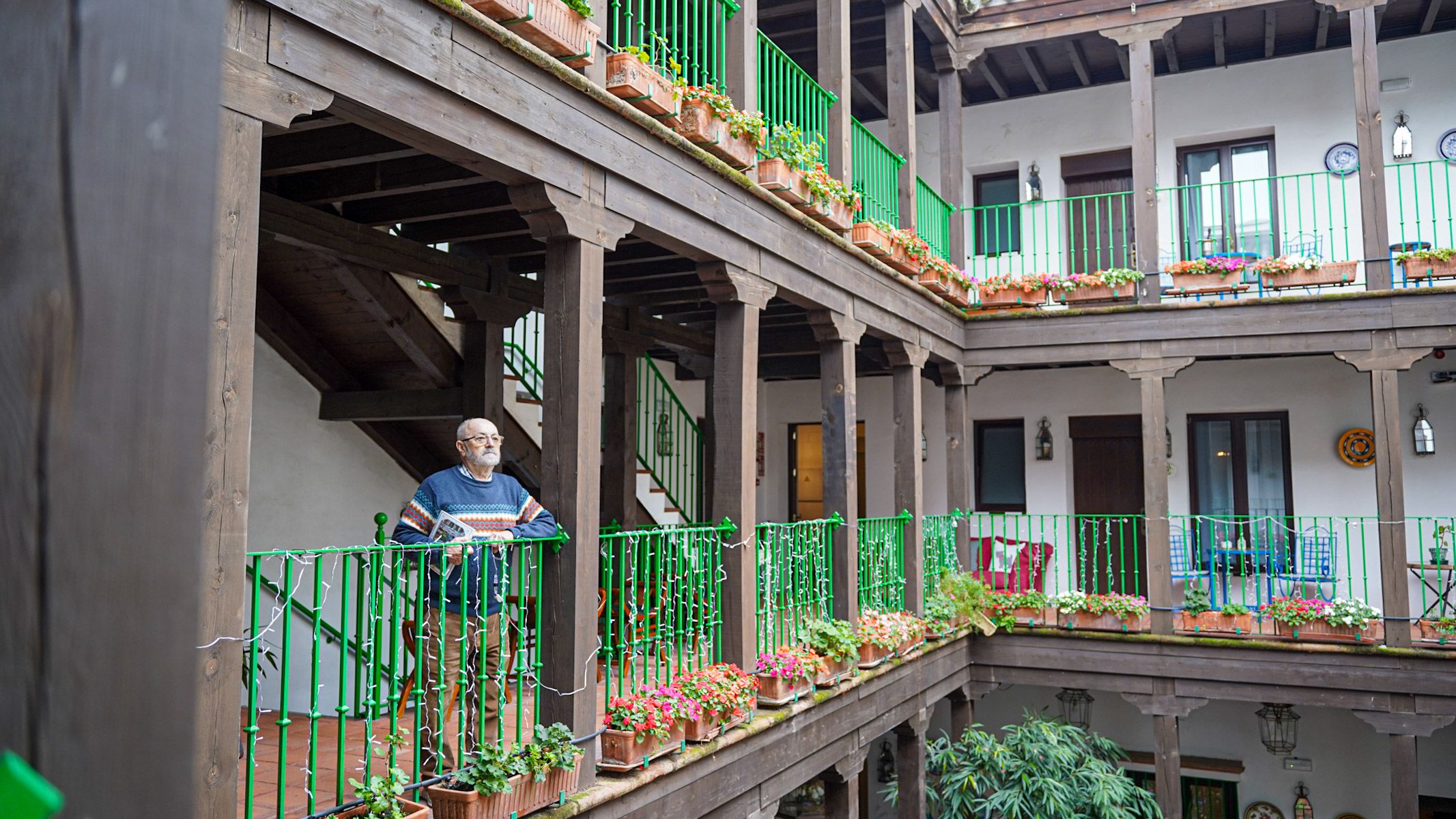 Victoriano en el Hotel Rey Moro, adquirido en 1999. Victoriano en el Hotel Rey Moro, adquirido en 1999.