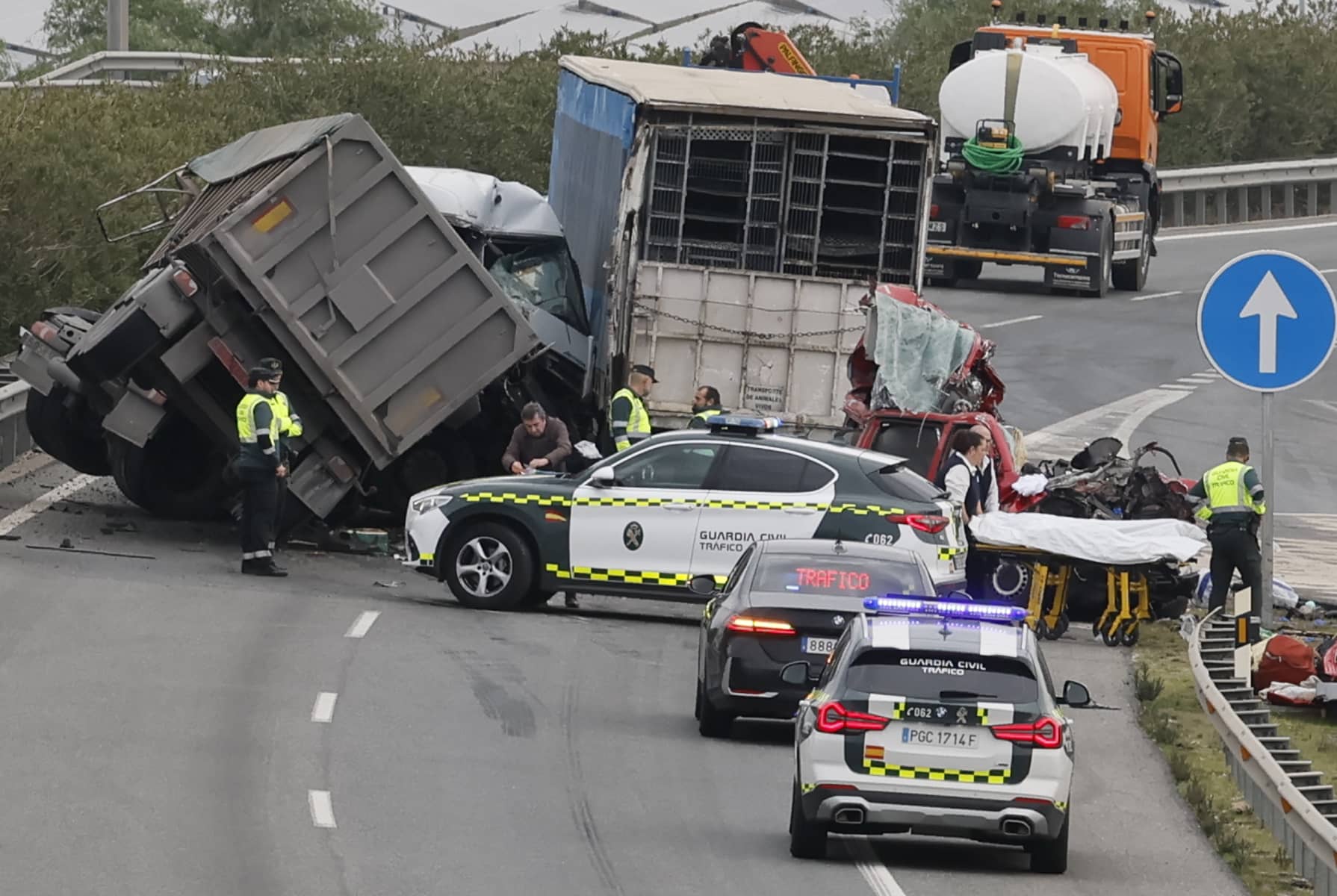 El accidente ocurrido en la A 66 en Guillena. El accidente ocurrido en la A 66 en Guillena.
