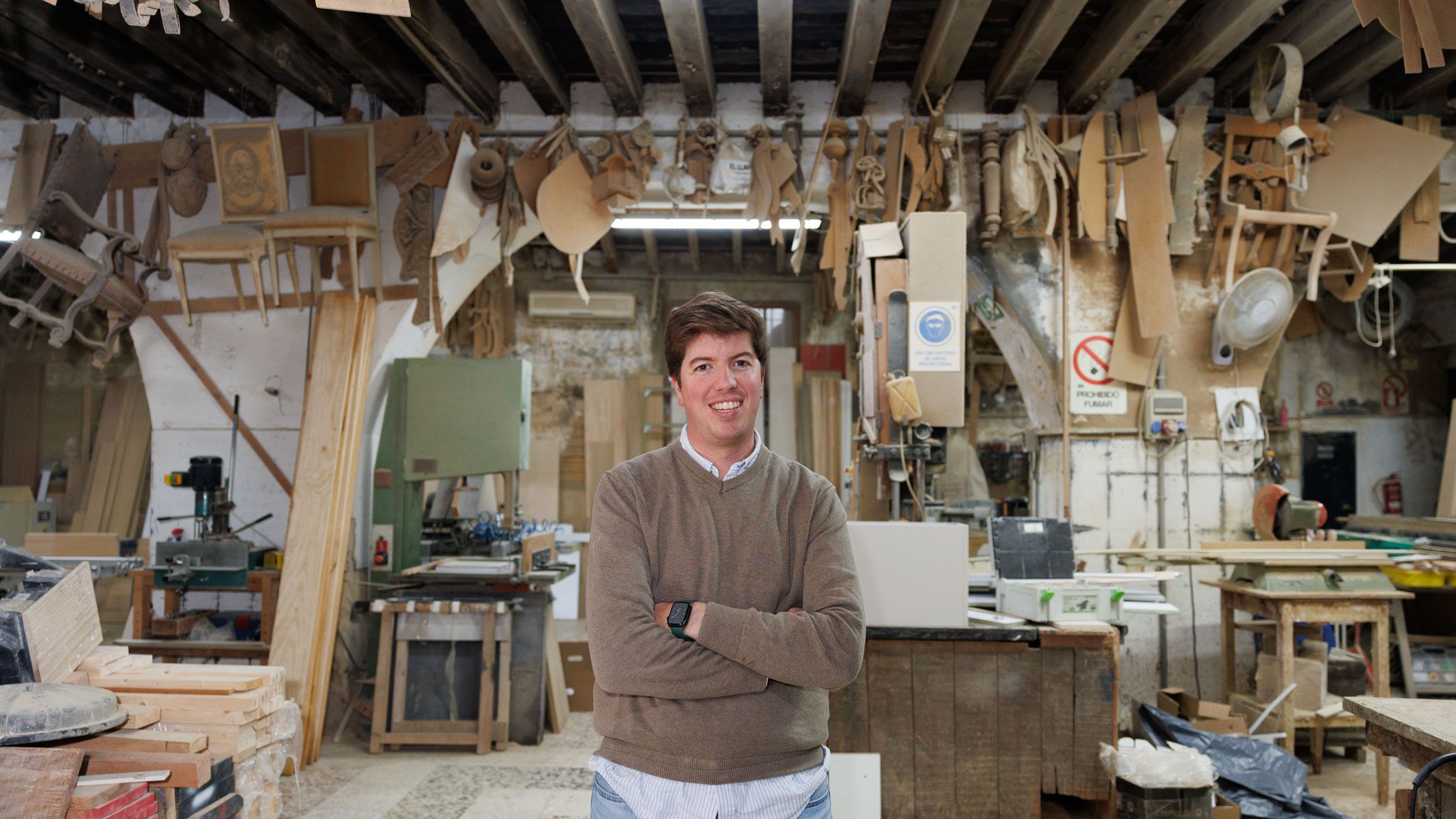 José Ignacio Soto, posando en el taller de la calle Chancillería de Arquitectura del Mueble. José Ignacio Soto, posando en el taller de la calle Chancillería de Arquitectura del Mueble.