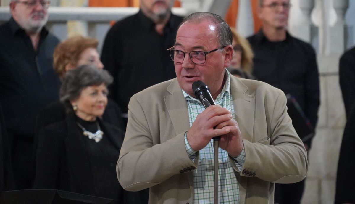 Dimisión de Fernández: ¿Un Nuevo Golpe para el PSOE de Sánchez?