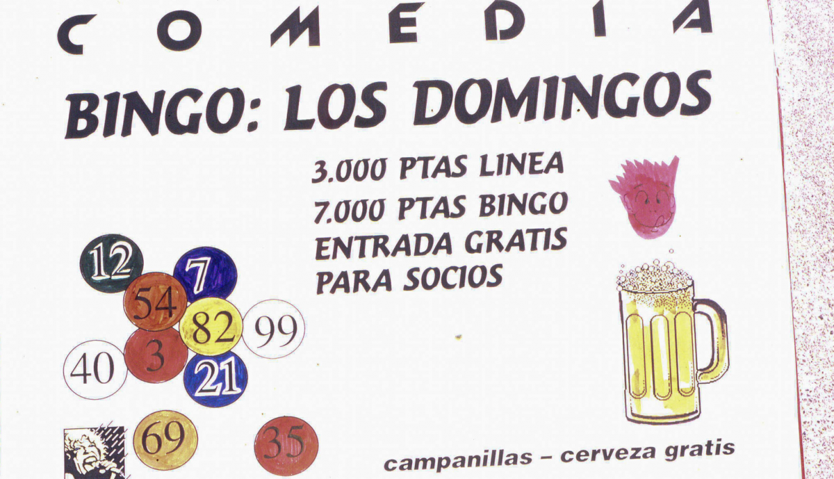 Un cartel con los premios del bingo de los domingos.