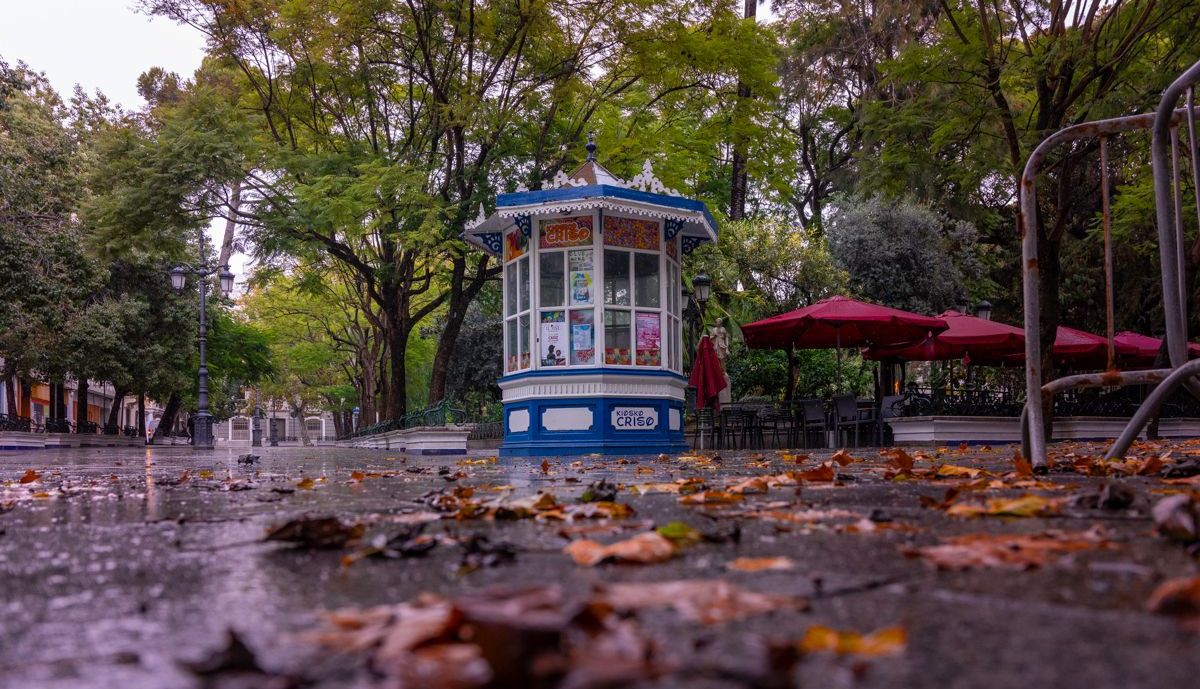 KIOSKO 01 VACIO EN CADIZ PLAZA MINA
