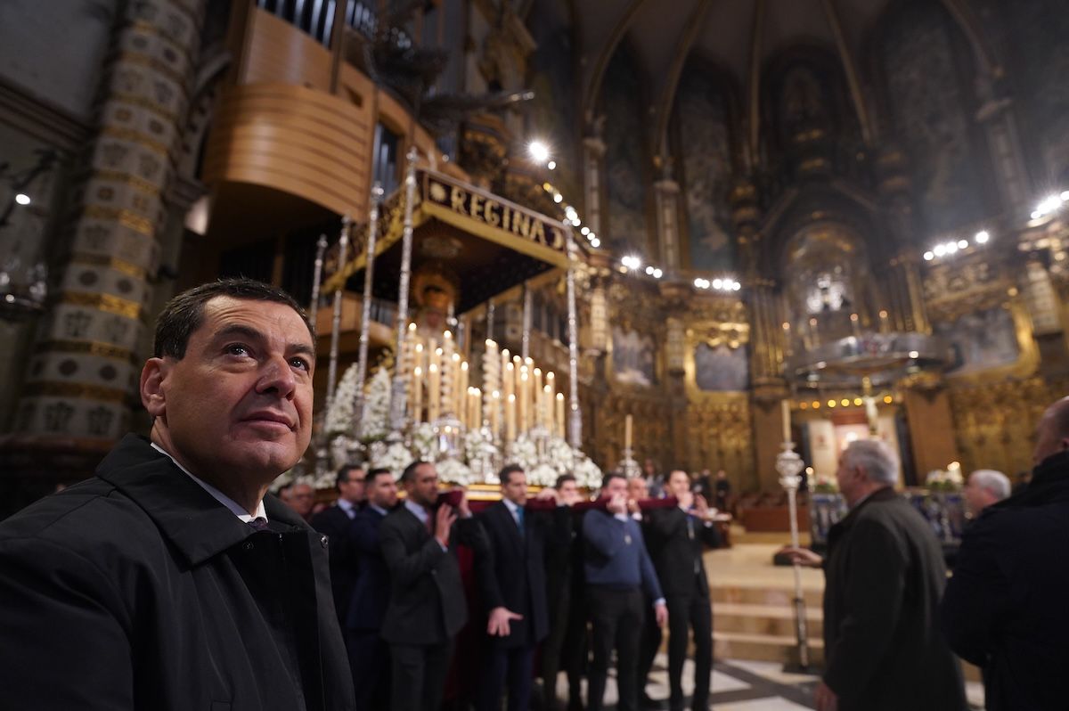 Juanma Moreno reivindica los lazos entre las hermandades de Montserrat de Barcelona y Sevilla. Juanma Moreno reivindica los lazos entre las hermandades de Montserrat de Barcelona y Sevilla.
