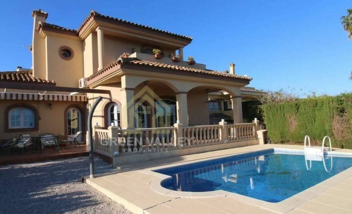 Así es el chalél en el que vivió Ábalos en la Alcaidesa. Así es el chalél en el que vivió Ábalos en la Alcaidesa.