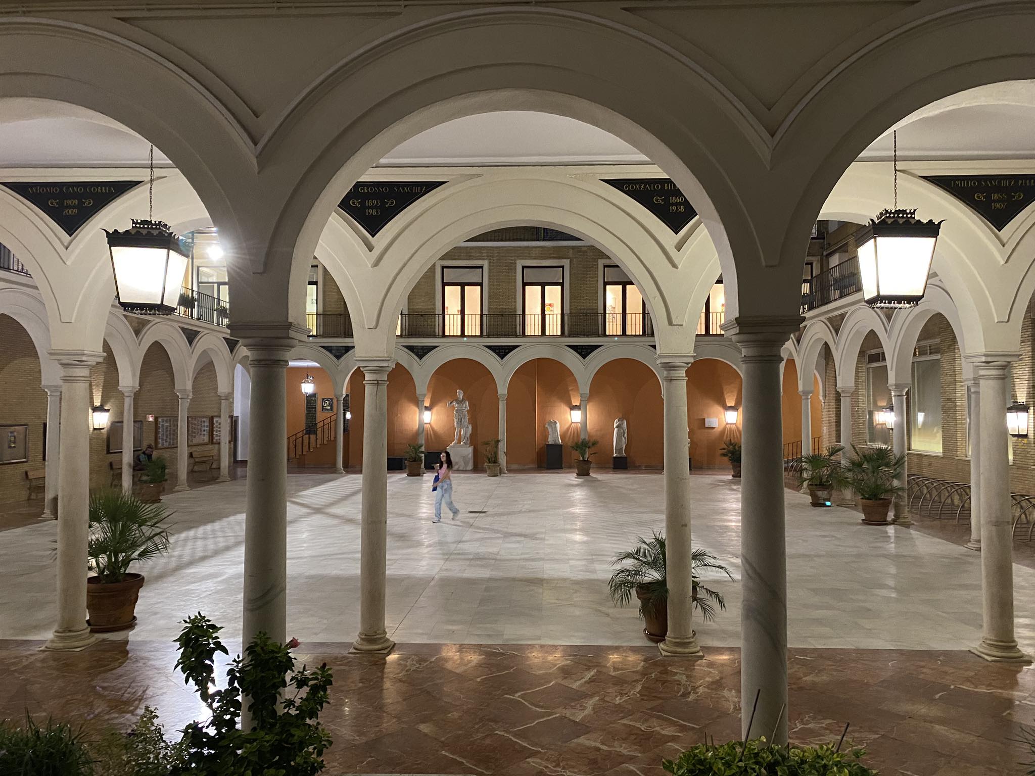 Facultad de Bellas Artes de Sevilla. Facultad de Bellas Artes de Sevilla.