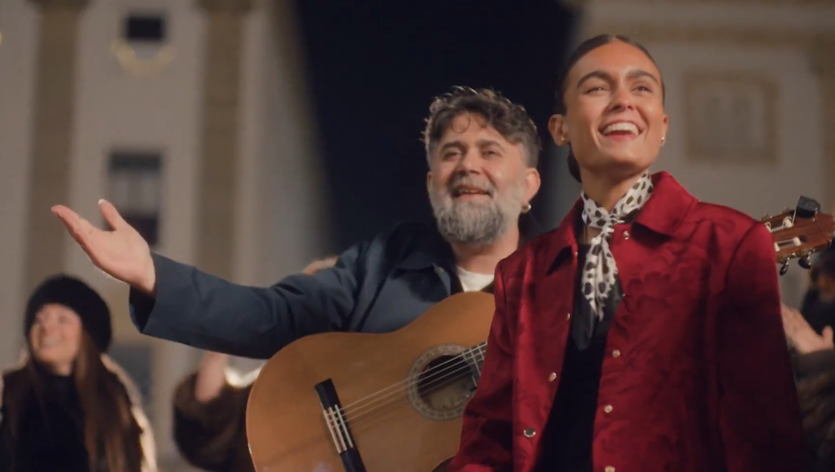 Marta Santos y Luis de Perikín, en una escena del villancico. Marta Santos y Luis de Perikín, en una escena del villancico.