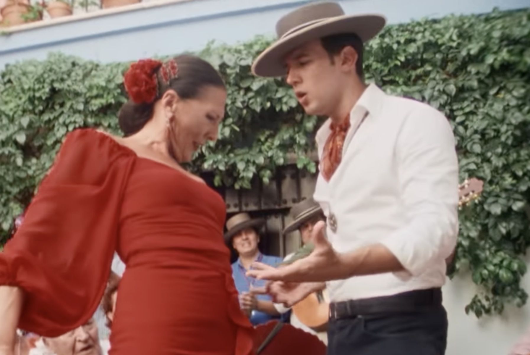 José Luis Pérez Vera, en su videoclip de 'Cortando el agua'. José Luis Pérez Vera, en su videoclip de 'Cortando el agua'.