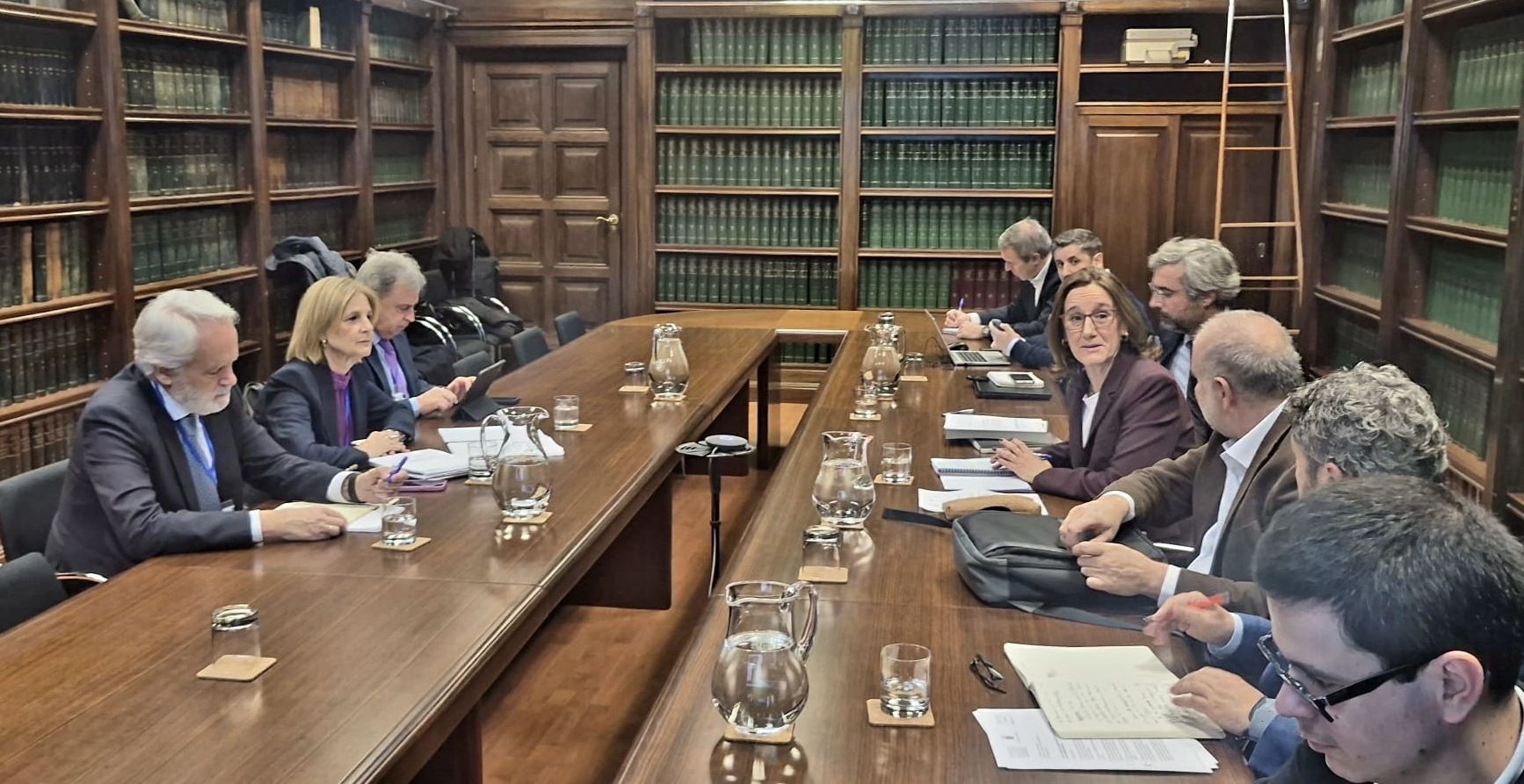 Reunión de García-Pelayo con el Ministerio de Transportes. Reunión de García-Pelayo con el Ministerio de Transportes.