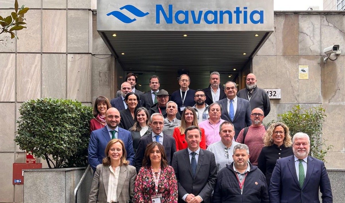 La comisión negociadora formada por el Comité Intercentros de #Navantia y la Dirección de la empresa ha firmado el convenio colectivo. La comisión negociadora formada por el Comité Intercentros de #Navantia y la Dirección de la empresa ha firmado el convenio colectivo.