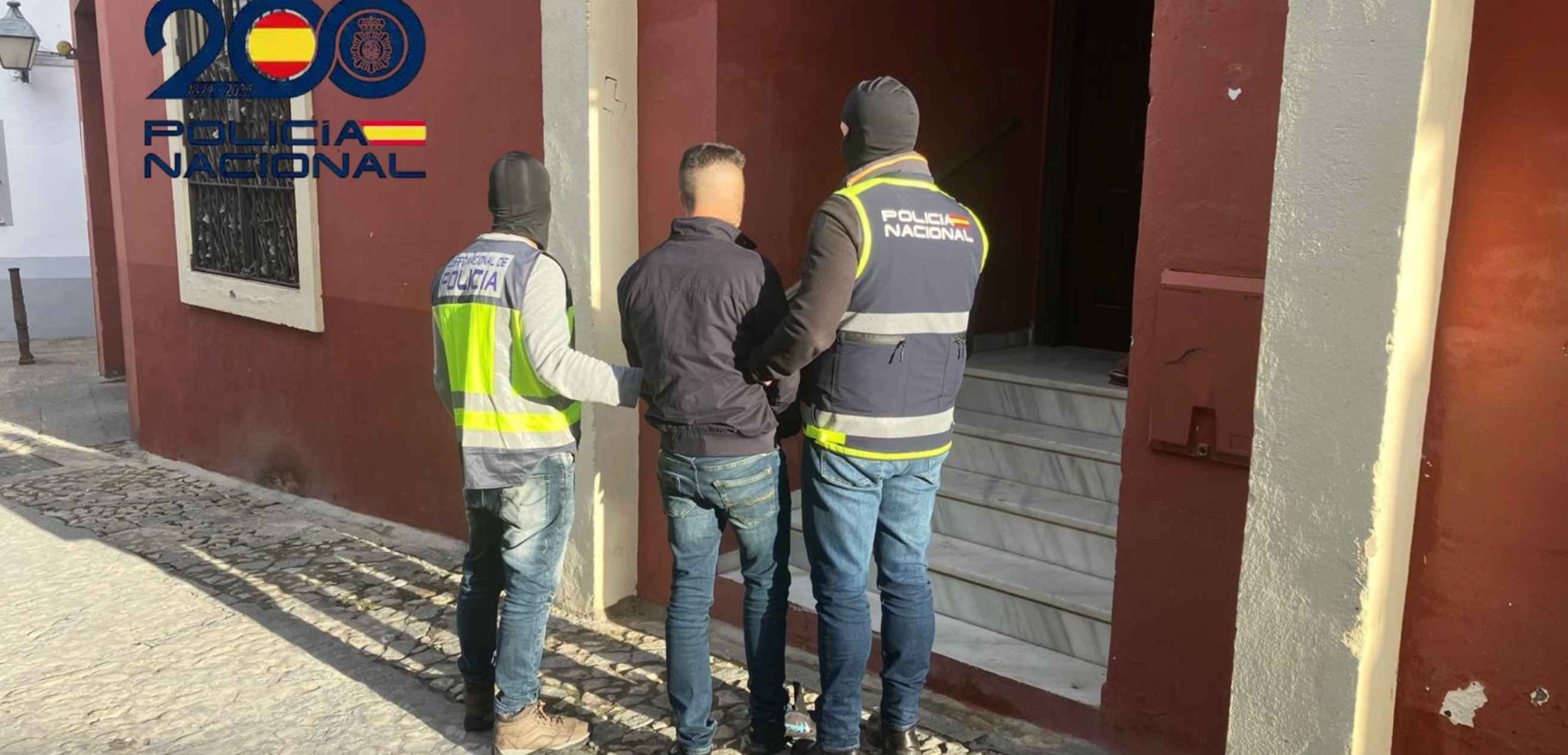 La Policía Nacional, con el detenido como presunto autor de un crimen en Jerez.