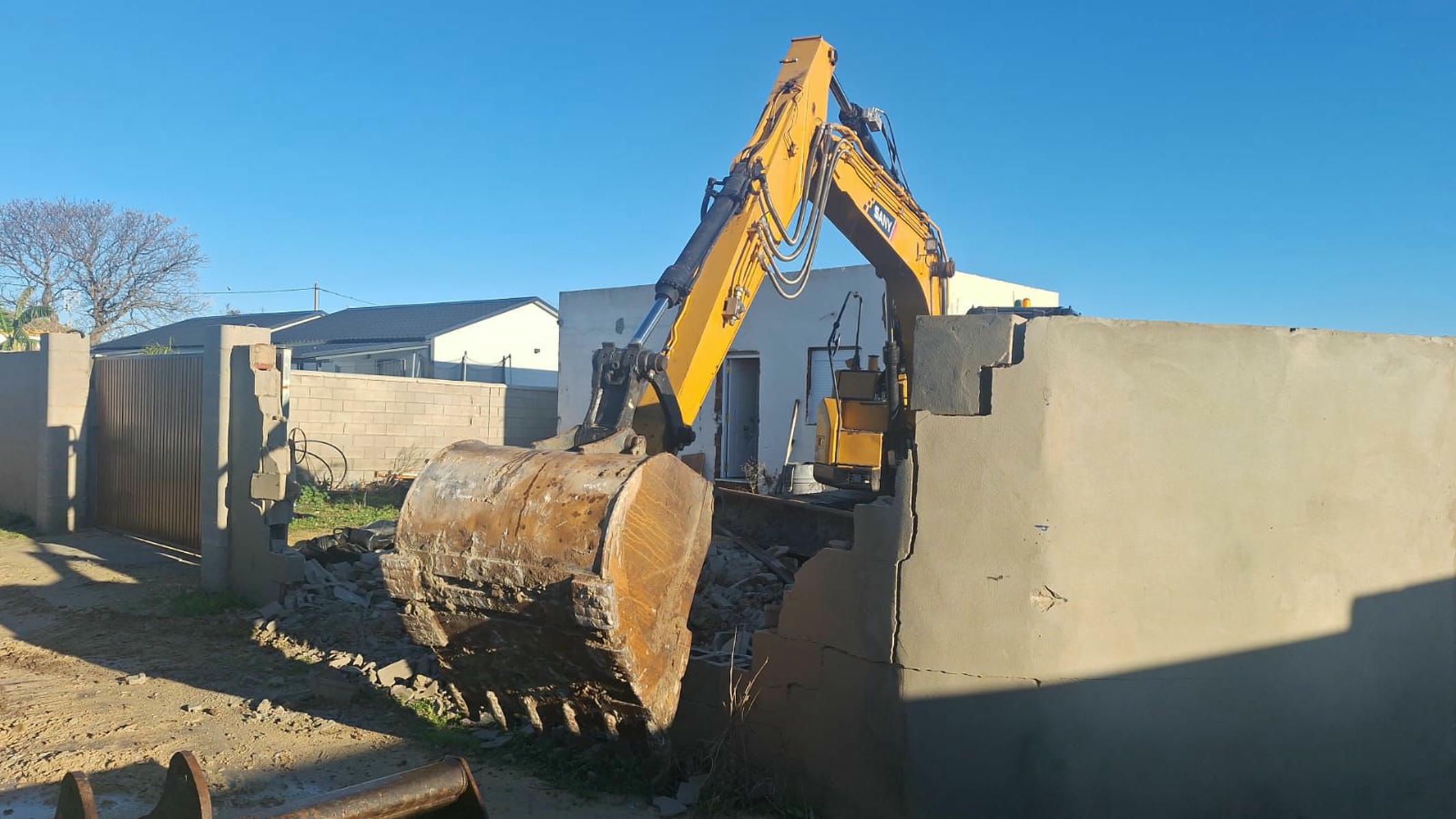 La demolición de la parcela en Barbate.