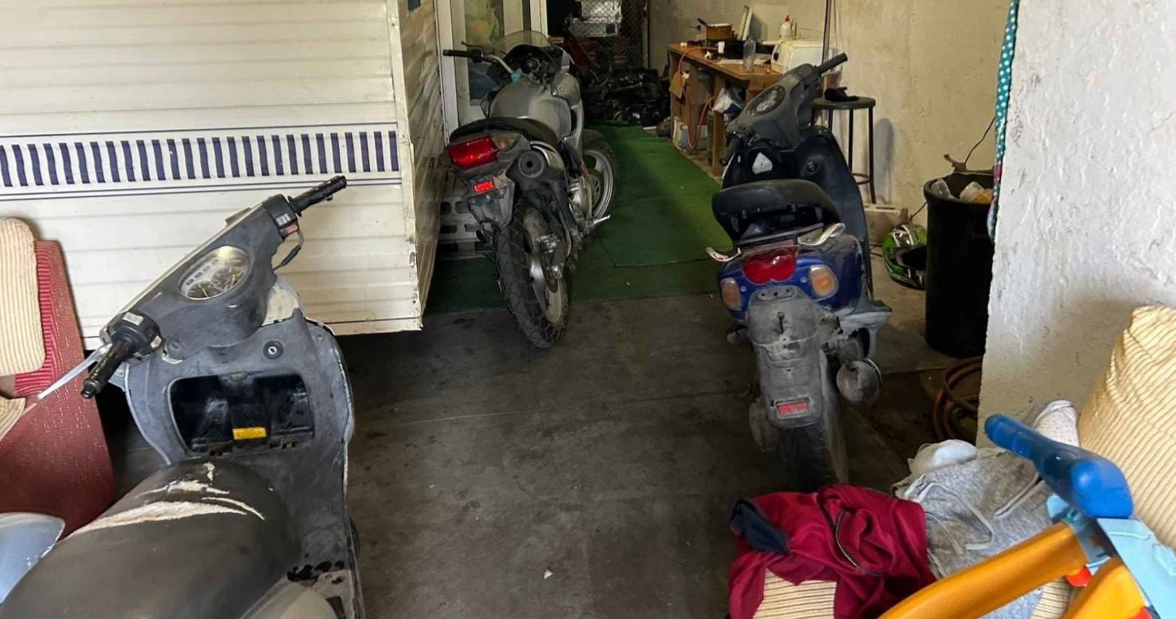 El lugar donde se guardaban las motos robadas. El lugar donde se guardaban las motos robadas.